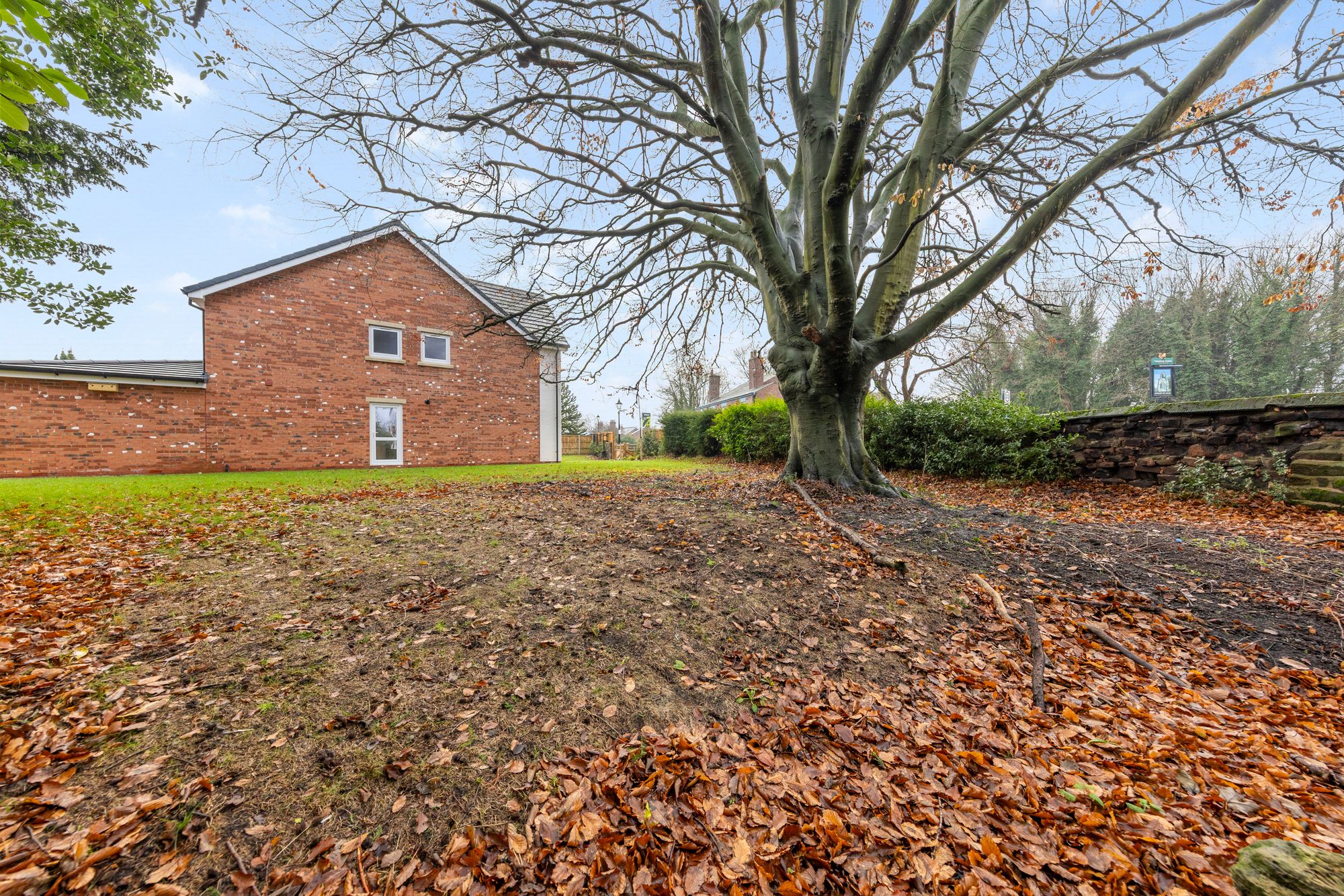 Church End, Hale Village, L24