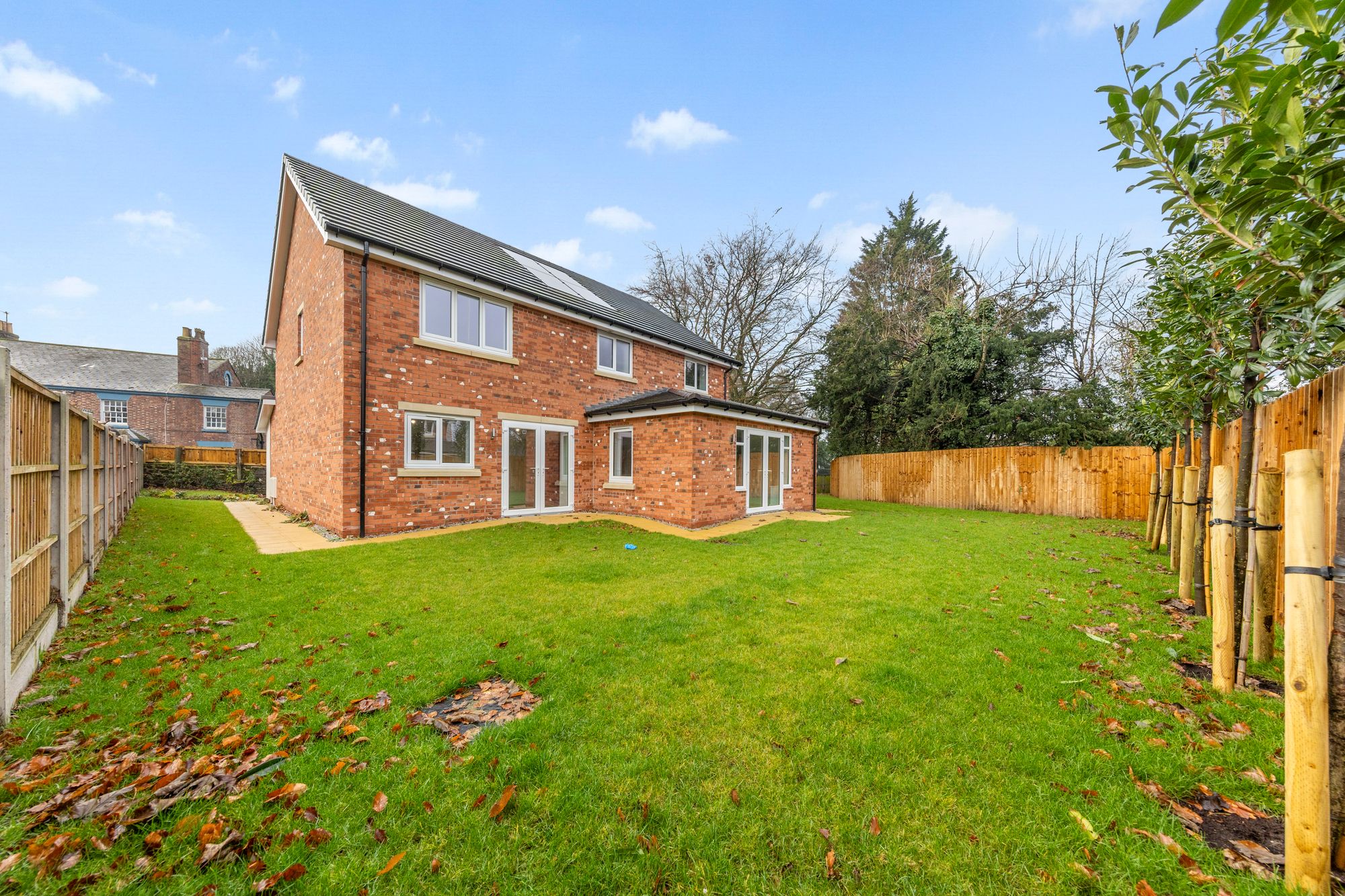 Church End, Hale Village, L24