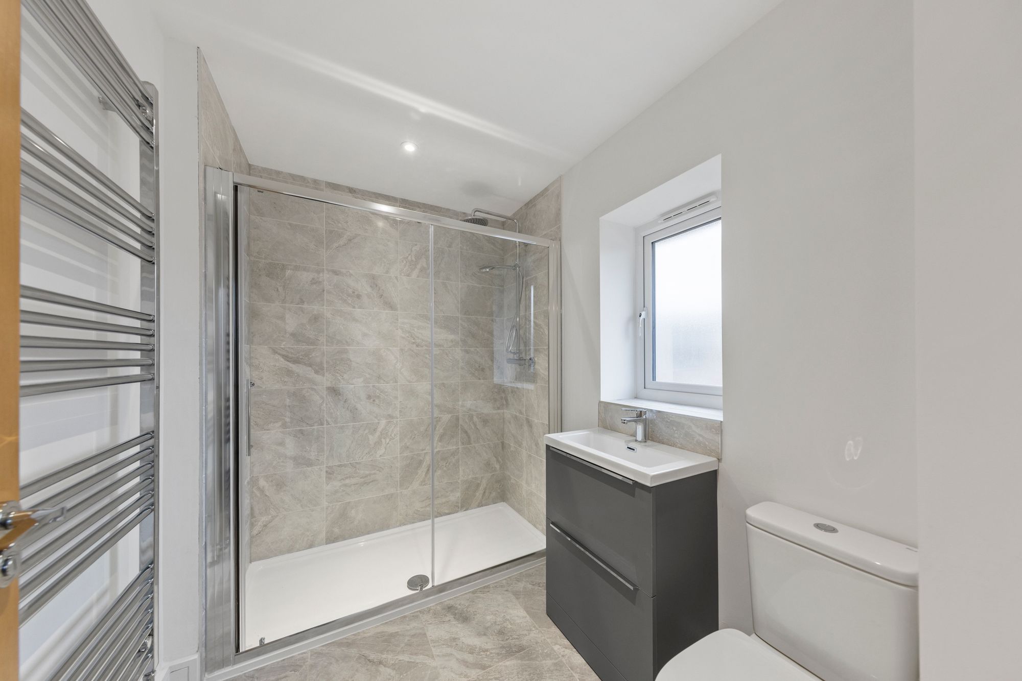 Halis Court, Hale Village, L24