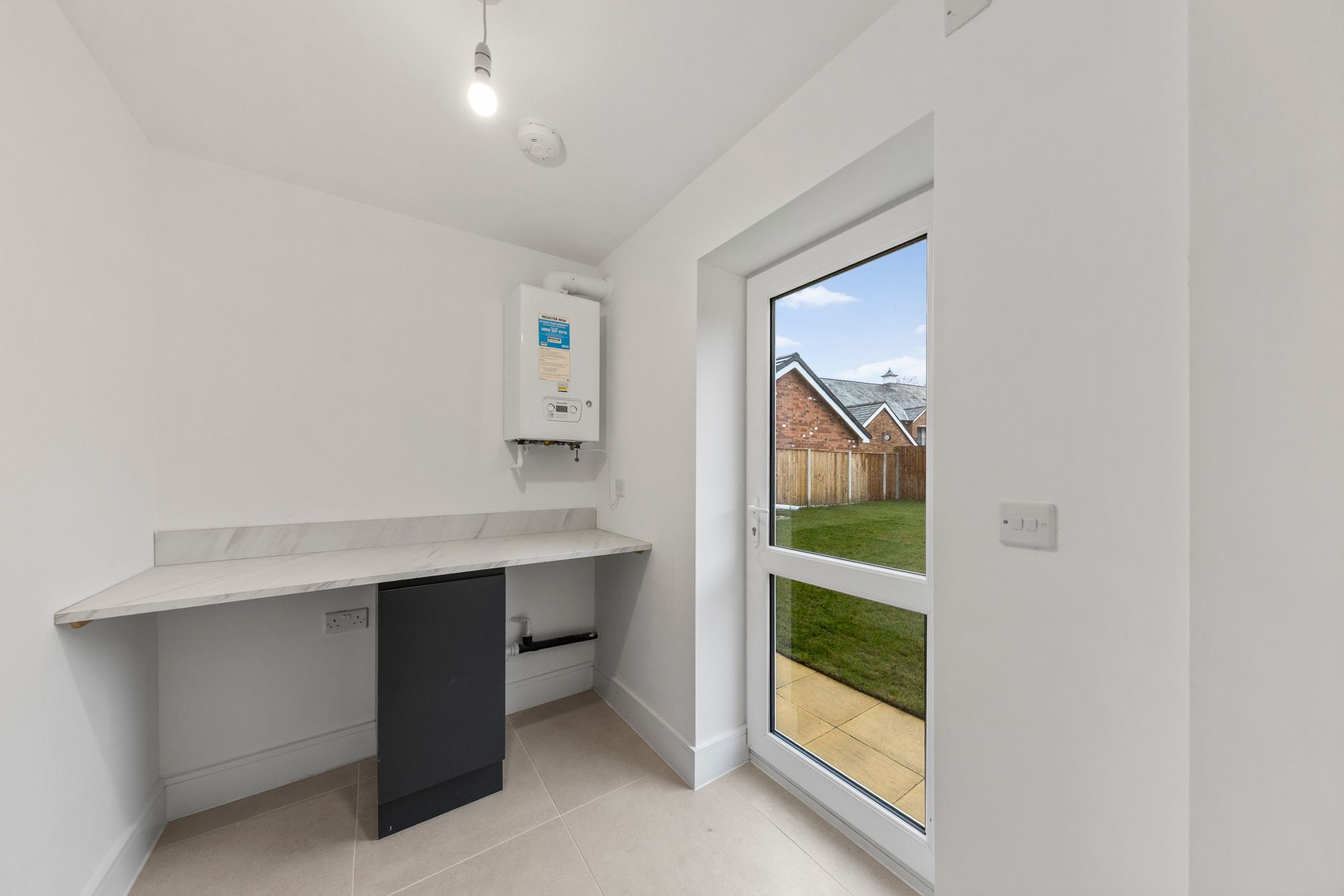 Halis Court, Hale Village, L24