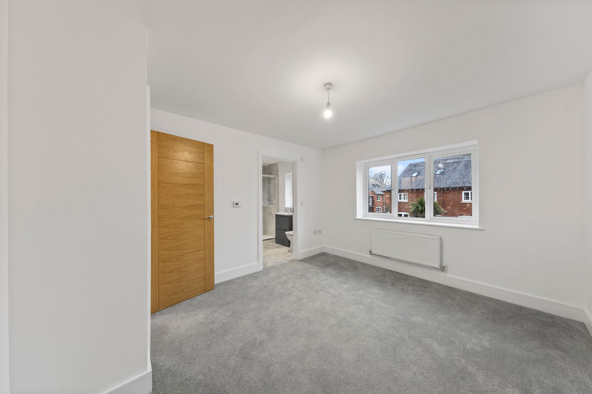 Halis Court, Hale Village, L24