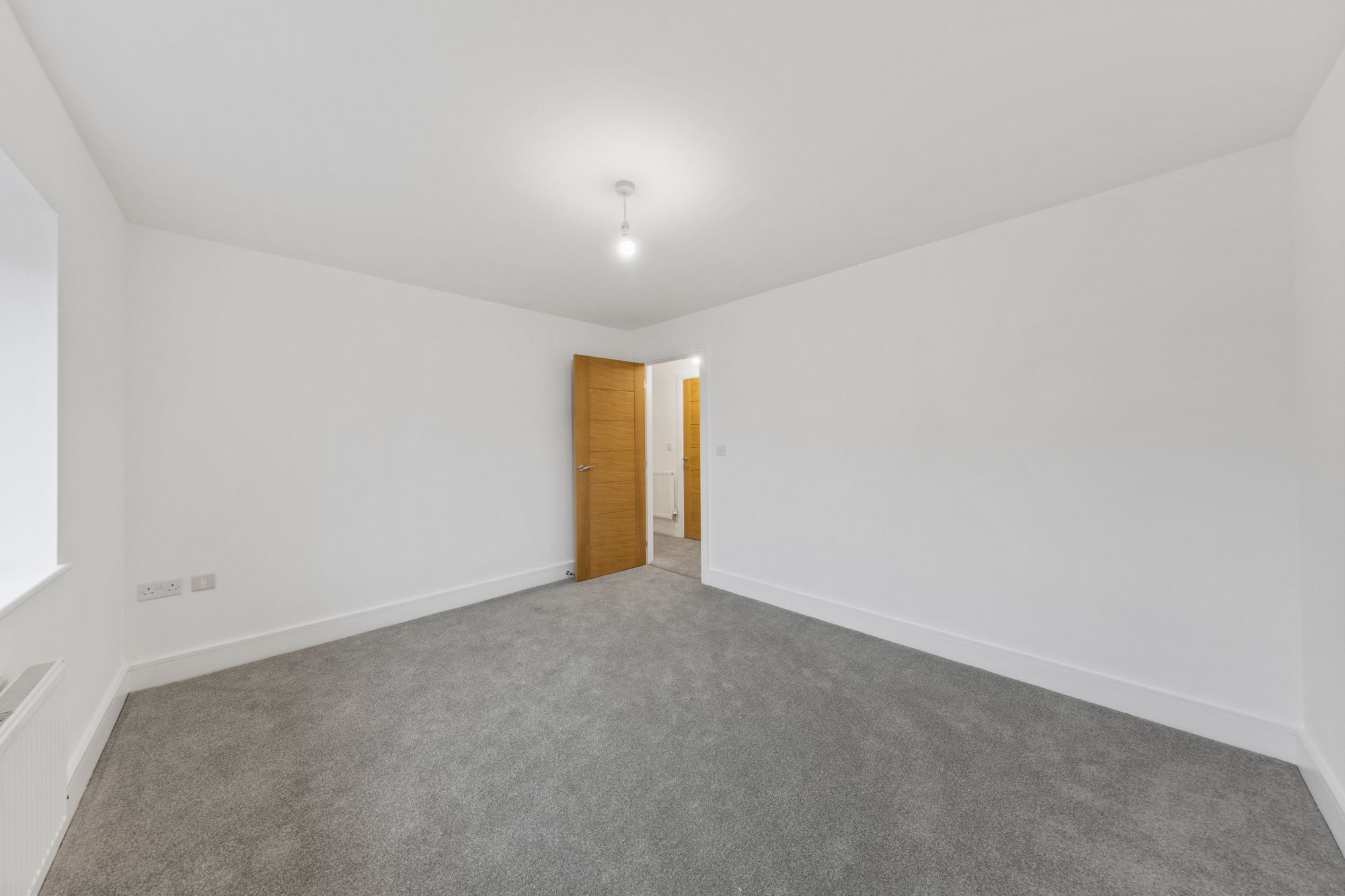 Halis Court, Hale Village, L24