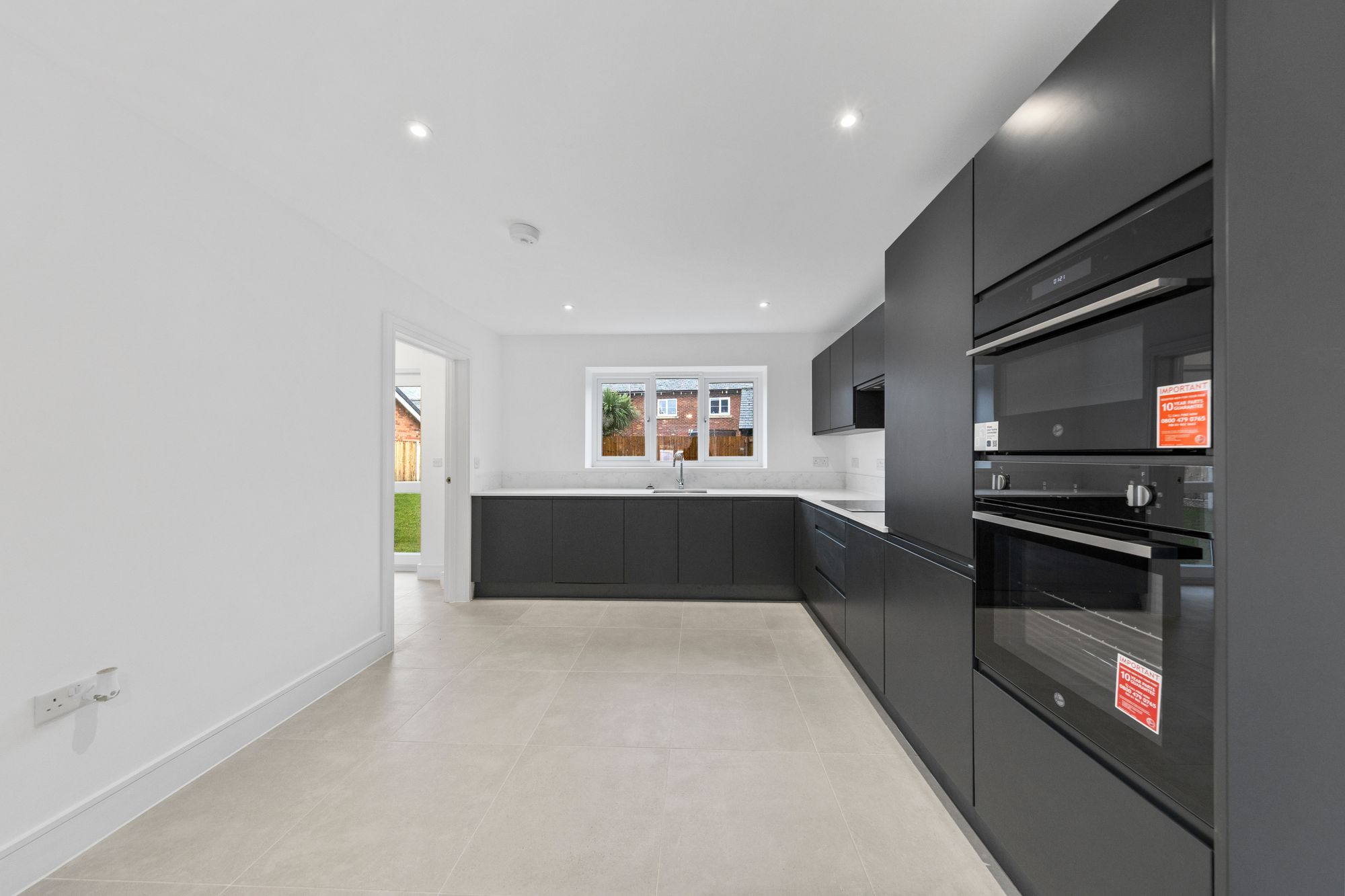 Halis Court, Hale Village, L24