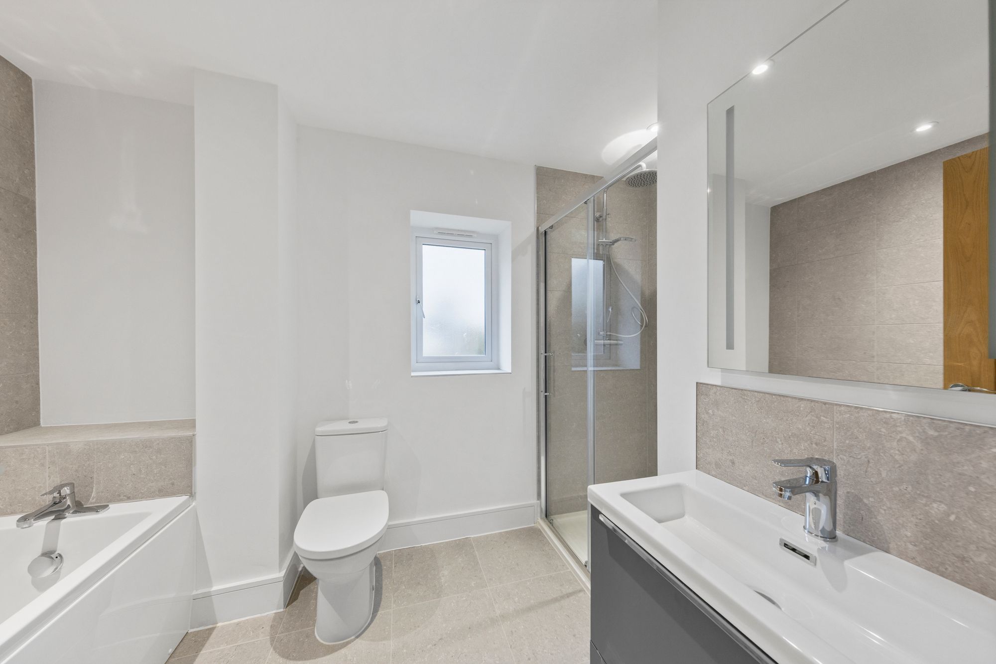 Halis Court, Hale Village, L24