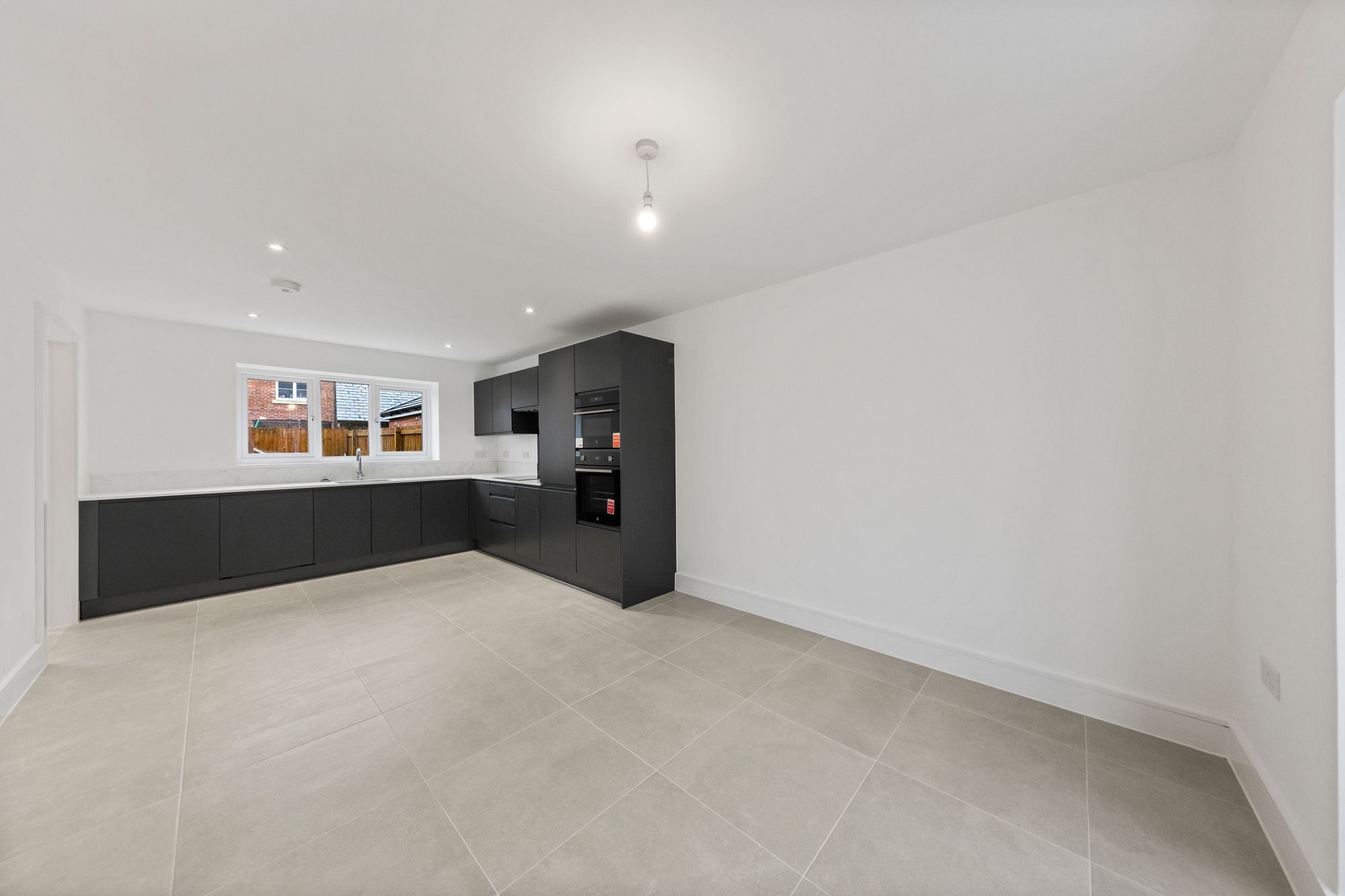 Halis Court, Hale Village, L24