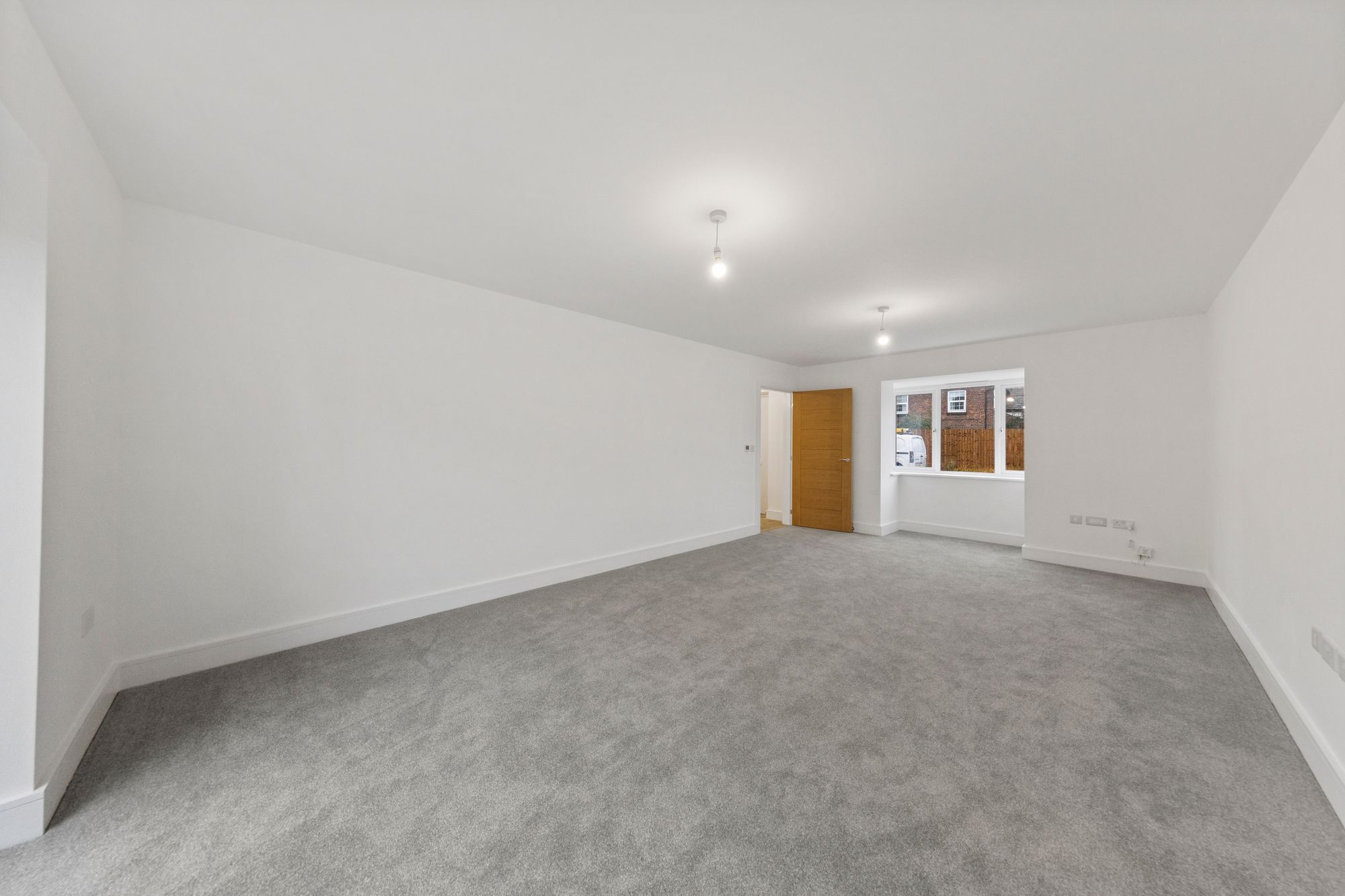 Halis Court, Hale Village, L24