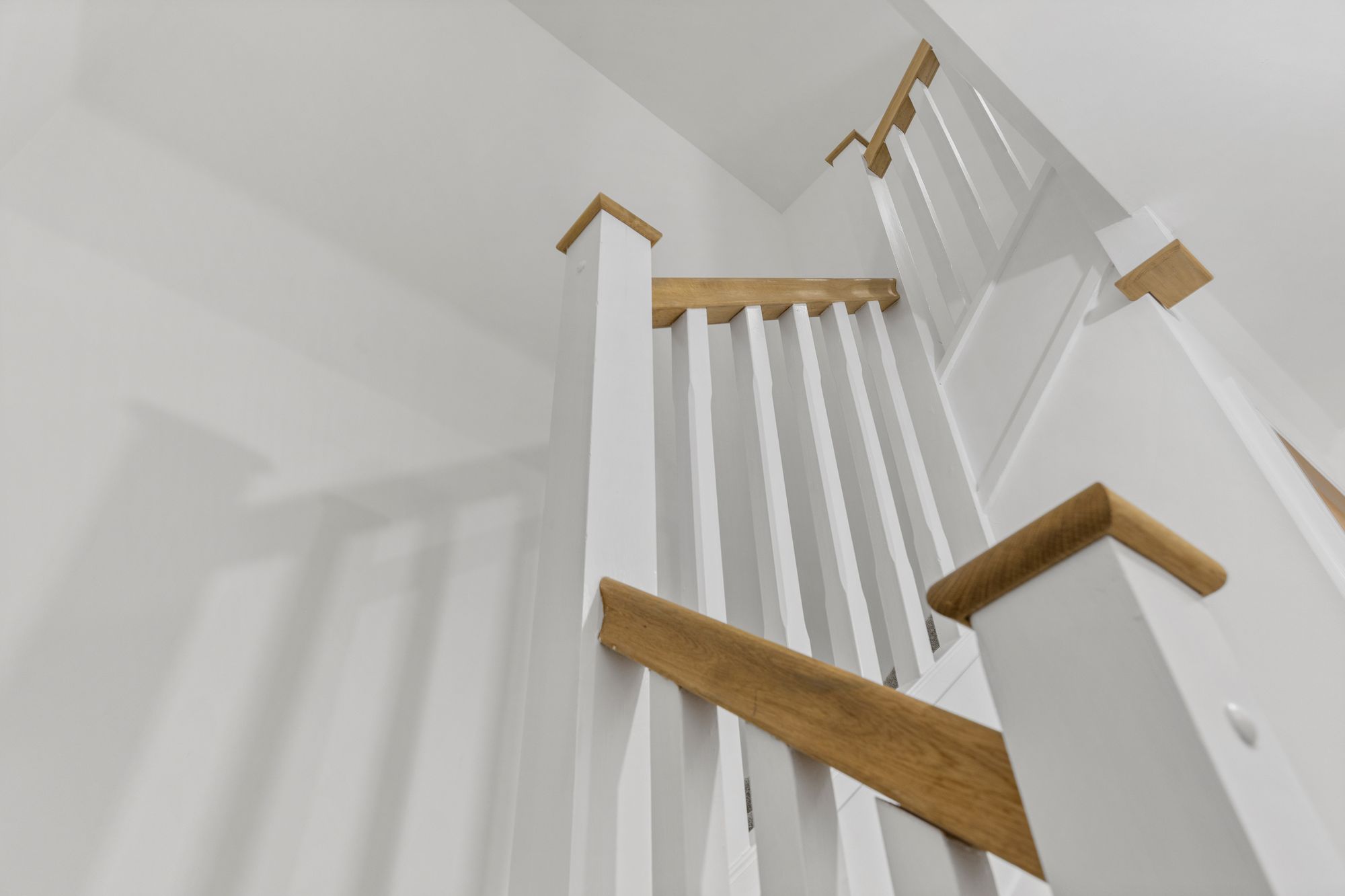 Halis Court, Hale Village, L24