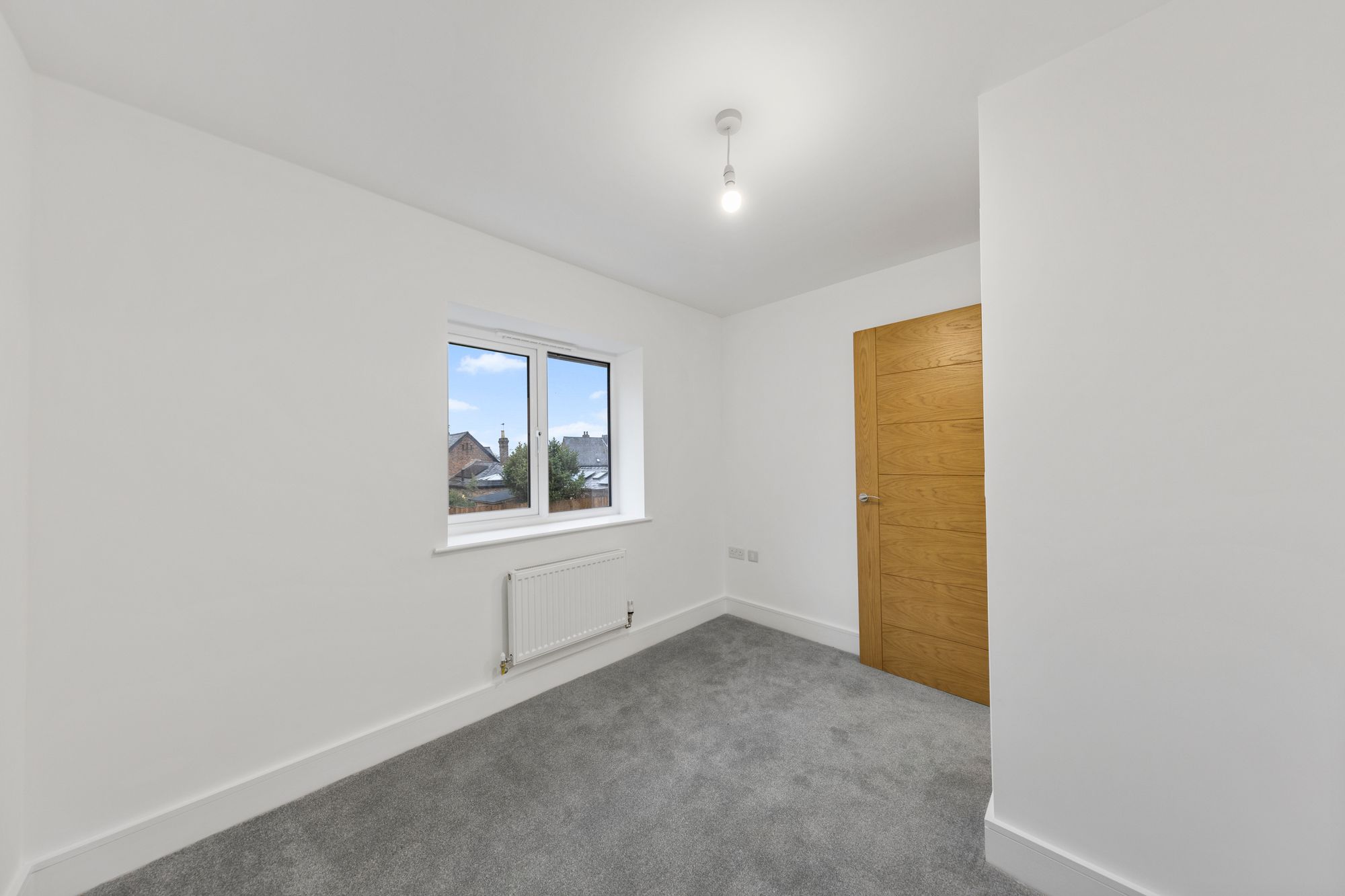 Halis Court, Hale Village, L24
