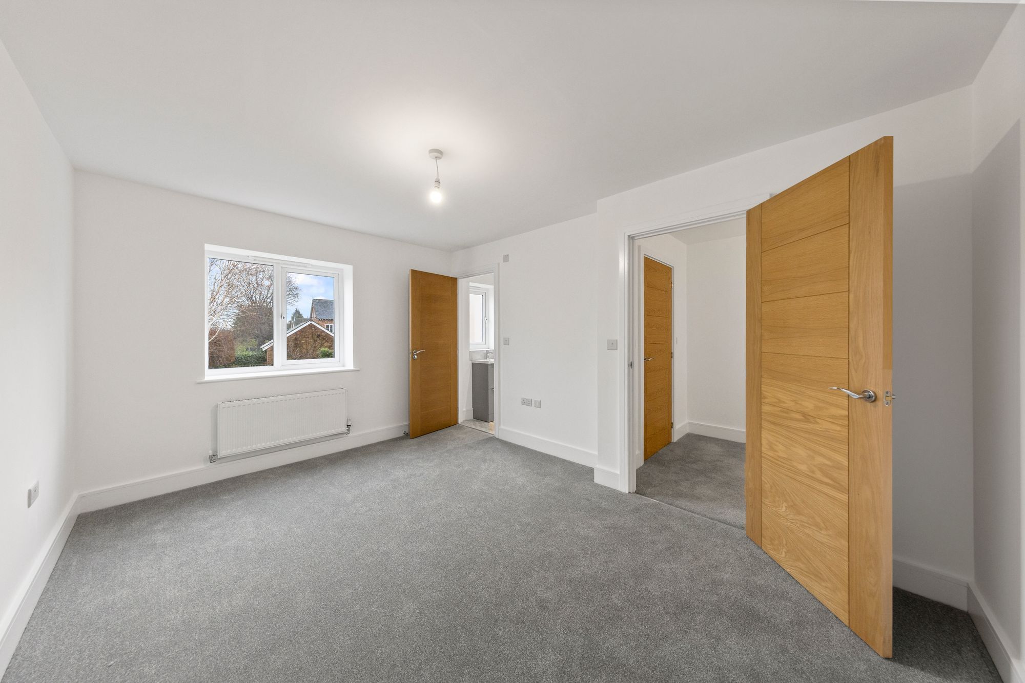 Halis Court, Hale Village, L24