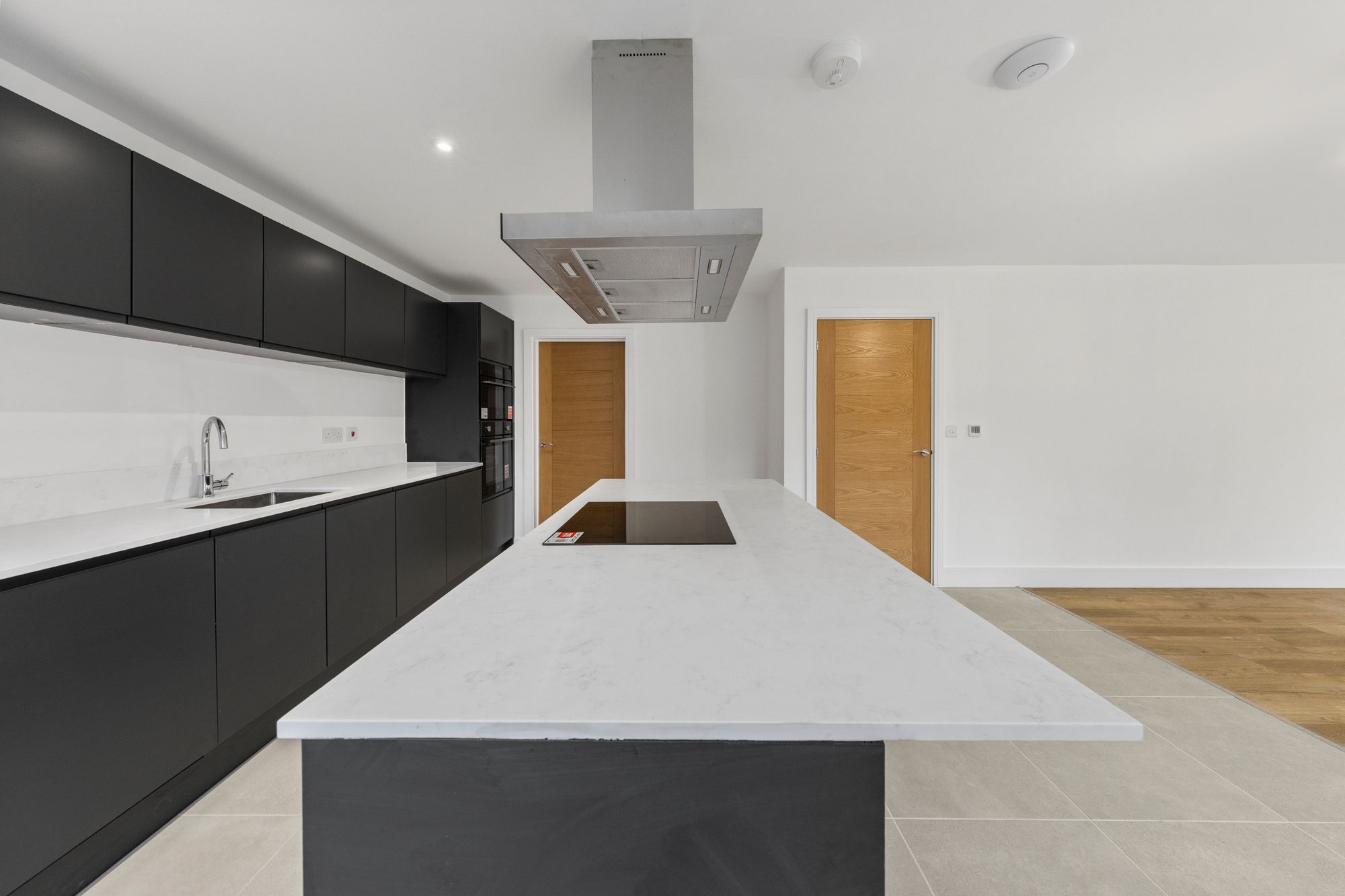 Halis Court, Hale Village, L24