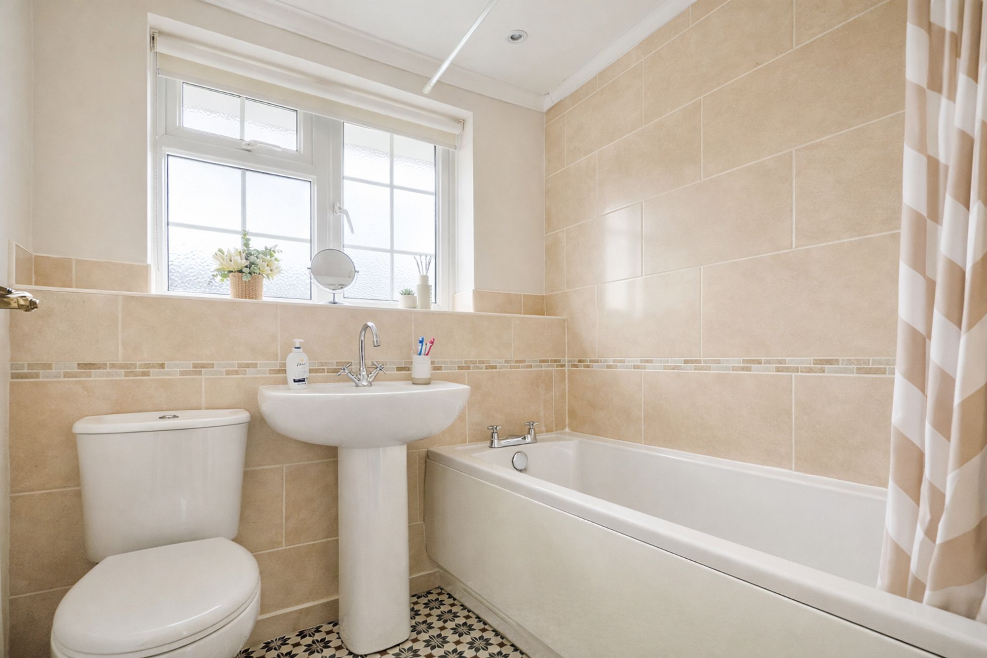 93ff1b29-254d-4b2f-97aa-99514eed1274