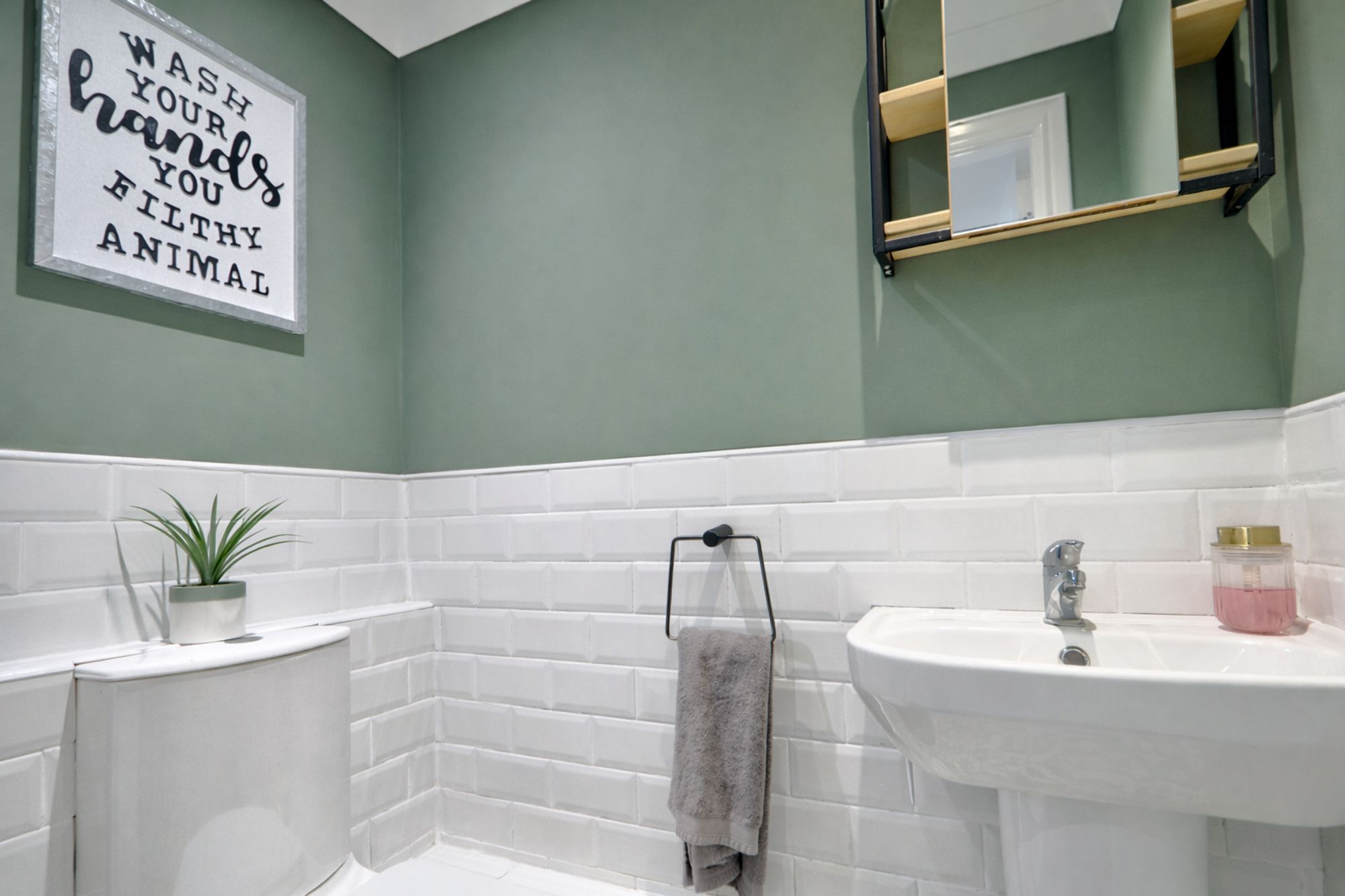 6bde3967-67a8-4d70-8dcd-50821aec7016