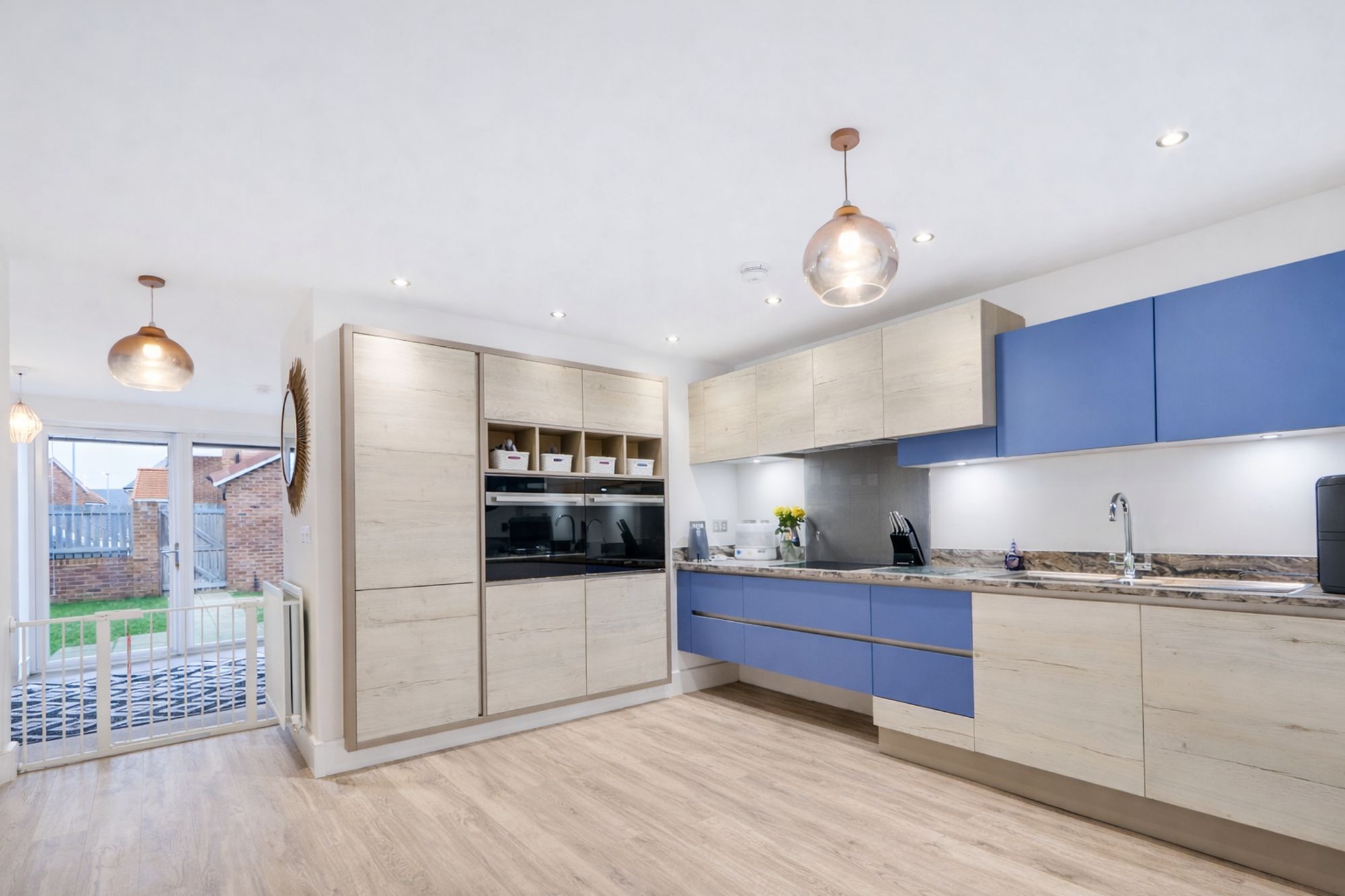 331a2c0c-0f5b-40df-8e25-8b1a15d2e81f