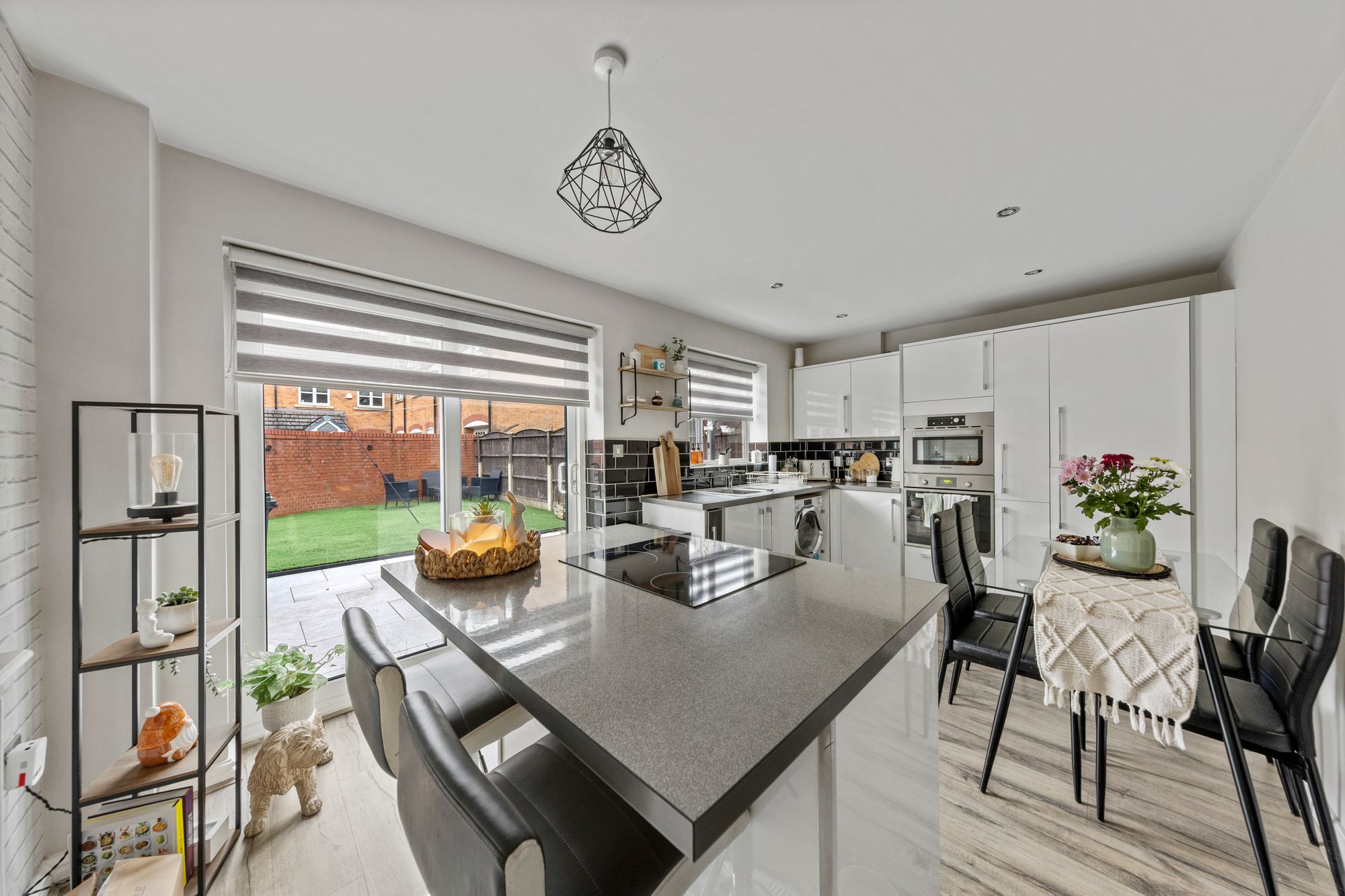 Houston Gardens, Great Sankey, WA5