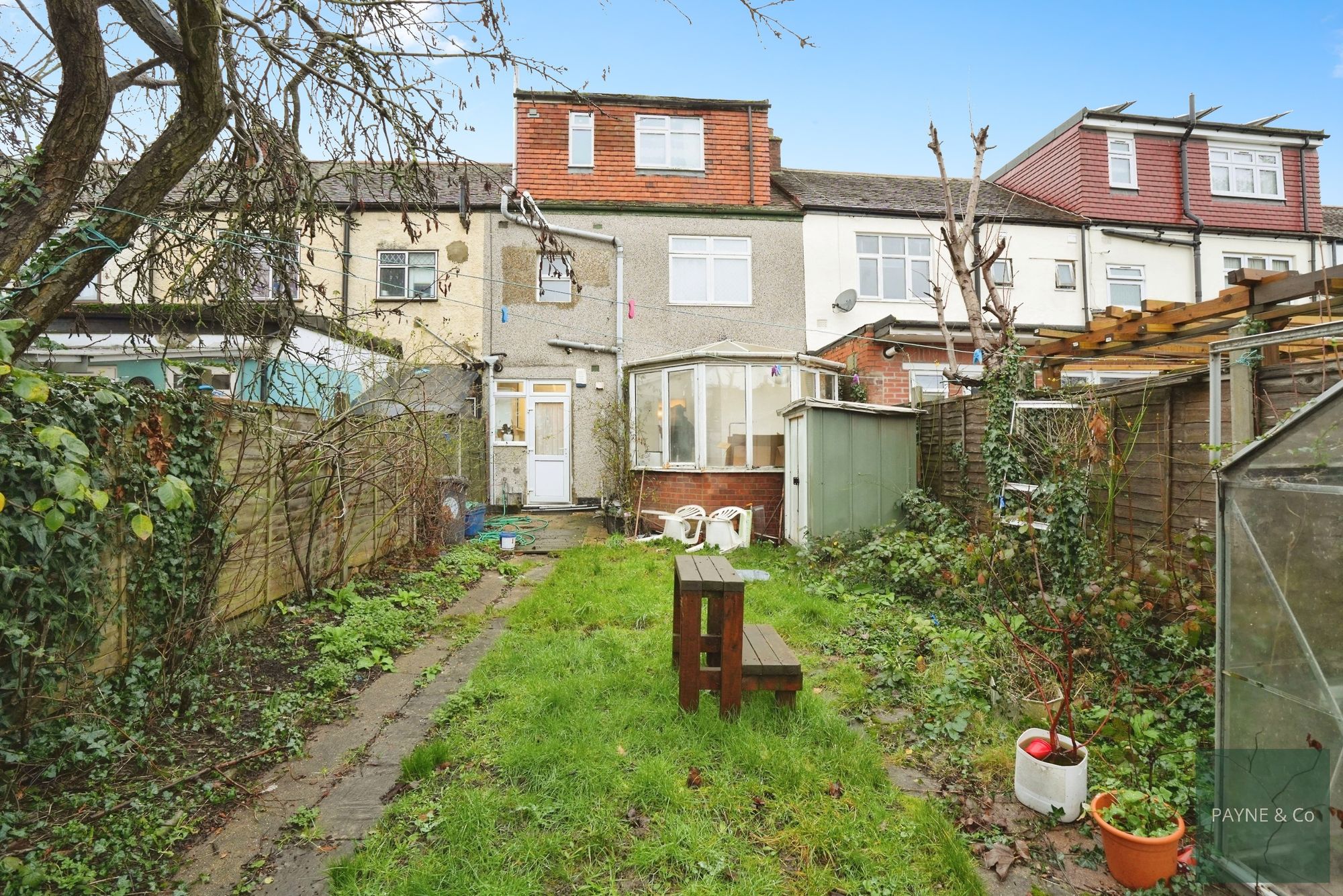 4 Bed, 3 Bath Property For Sale in Brook Road, Ilford, IG2 7EY