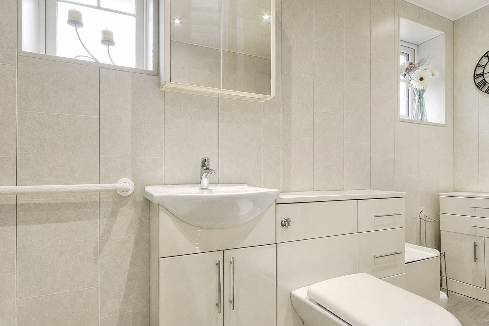 f2379fb7-ed0a-4f90-ab30-42d69abc61f4