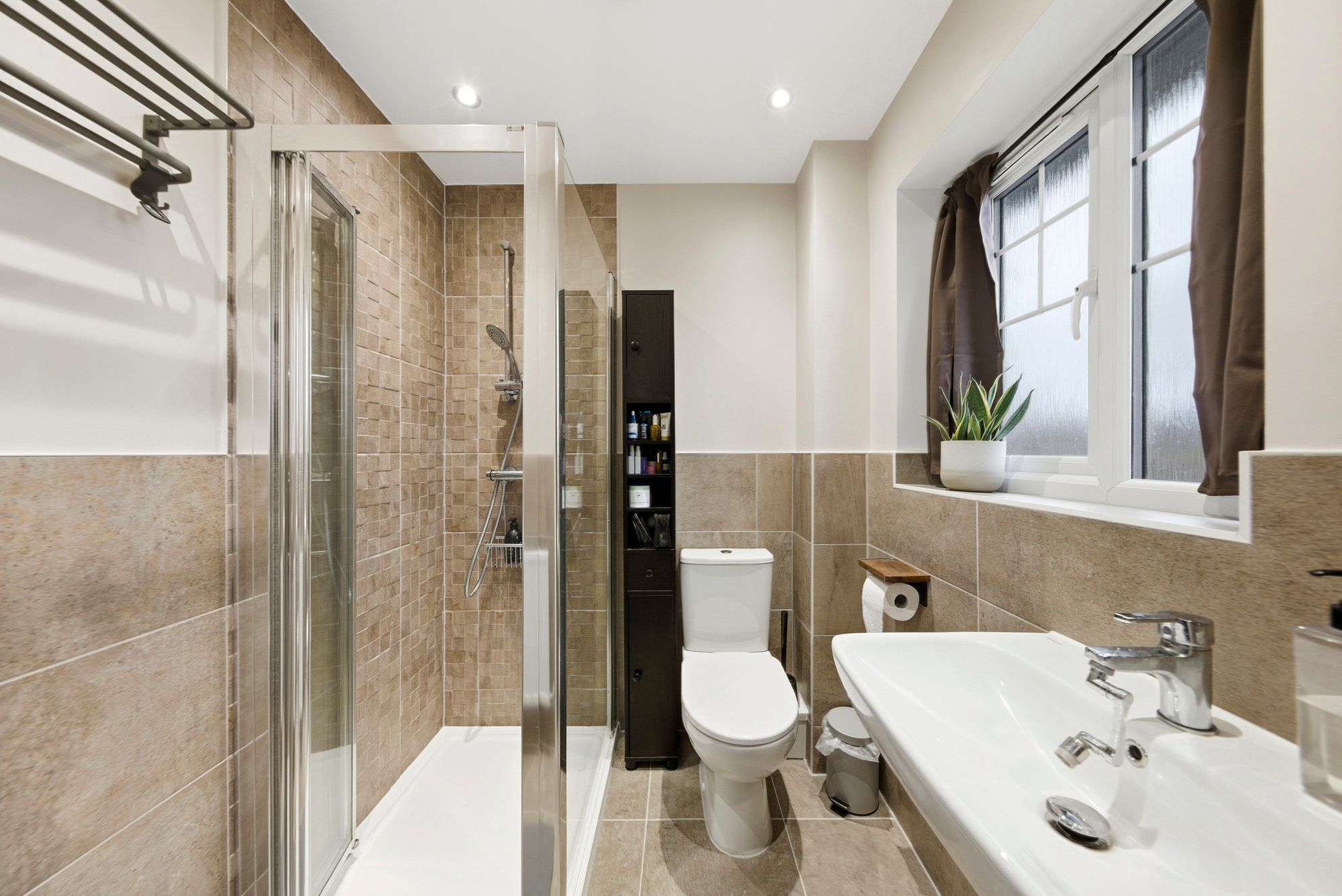 Juliett Grove, Great Sankey, WA5