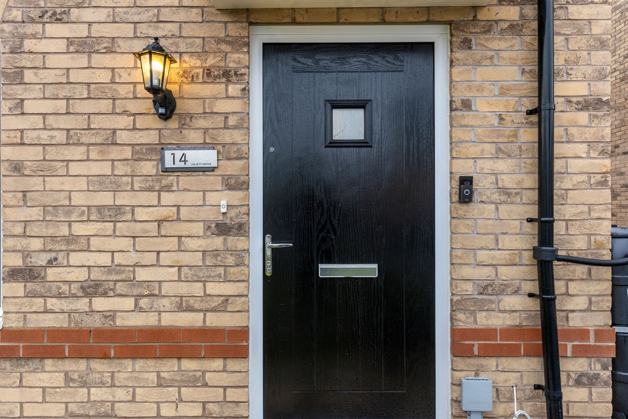 Juliett Grove, Great Sankey, WA5