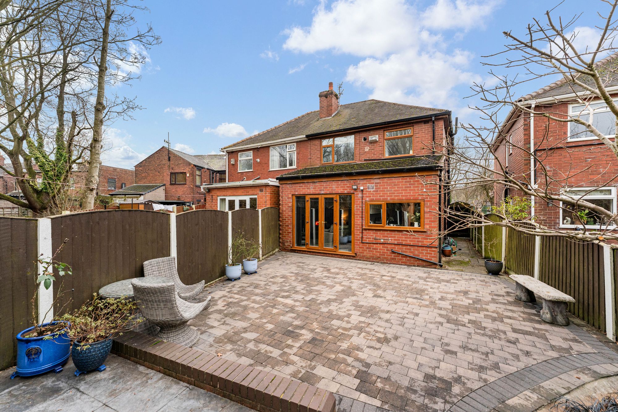 Manchester Road, Leigh, WN7