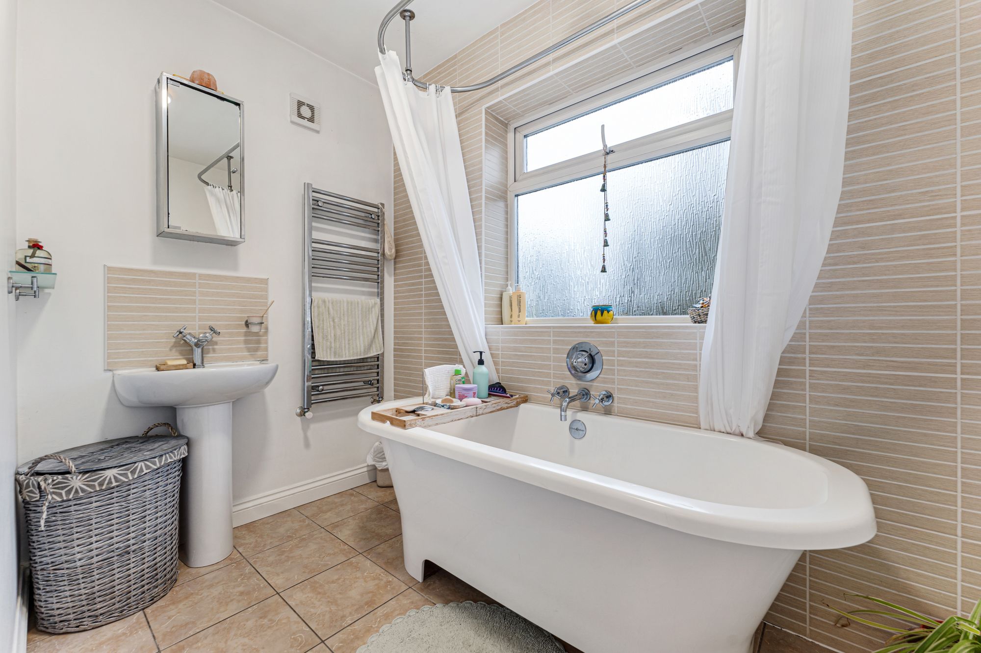 Manchester Road, Leigh, WN7