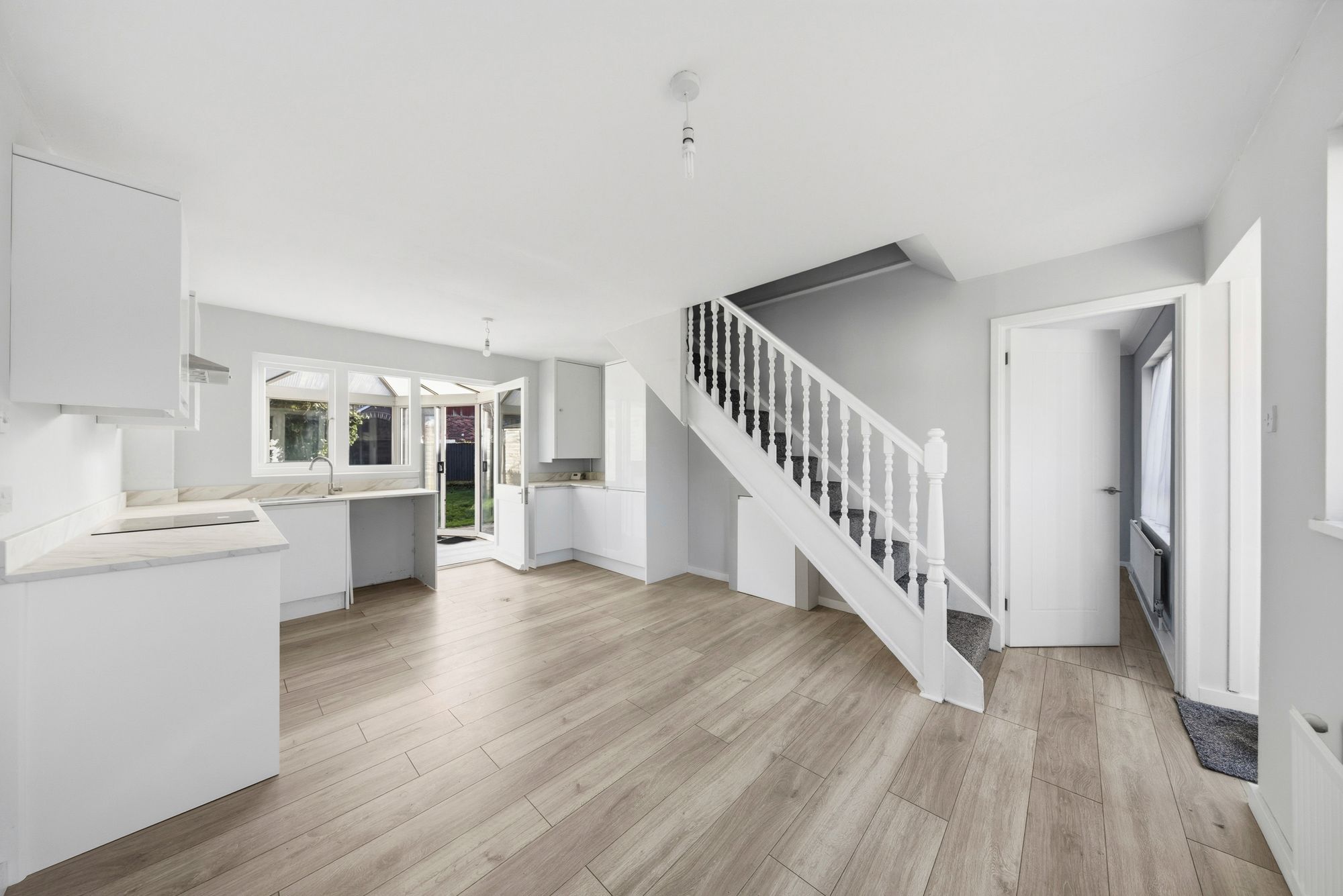 Granston Close, Callands, WA5