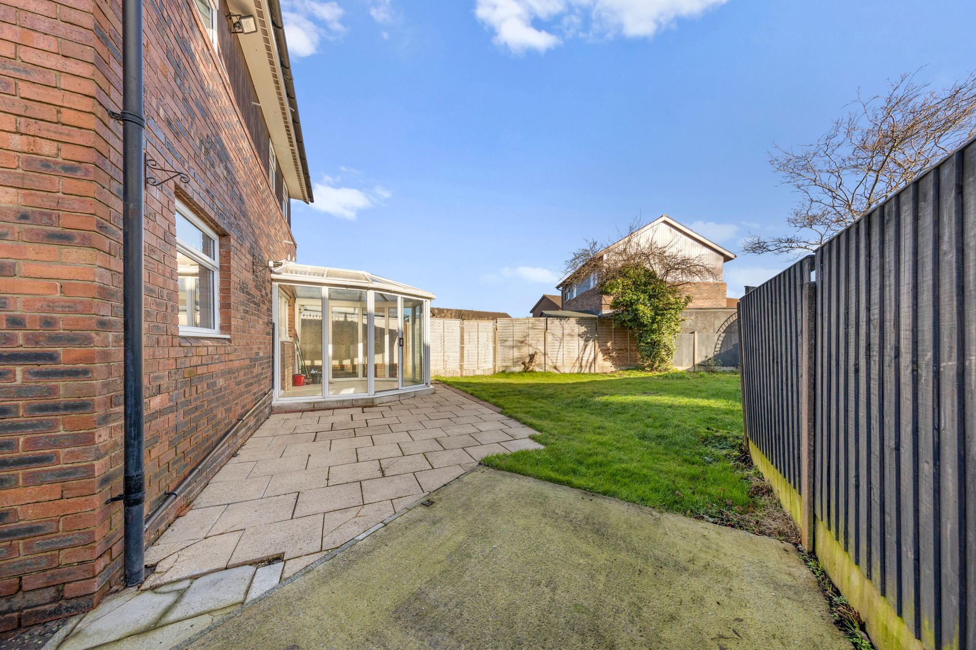 Granston Close, Callands, WA5