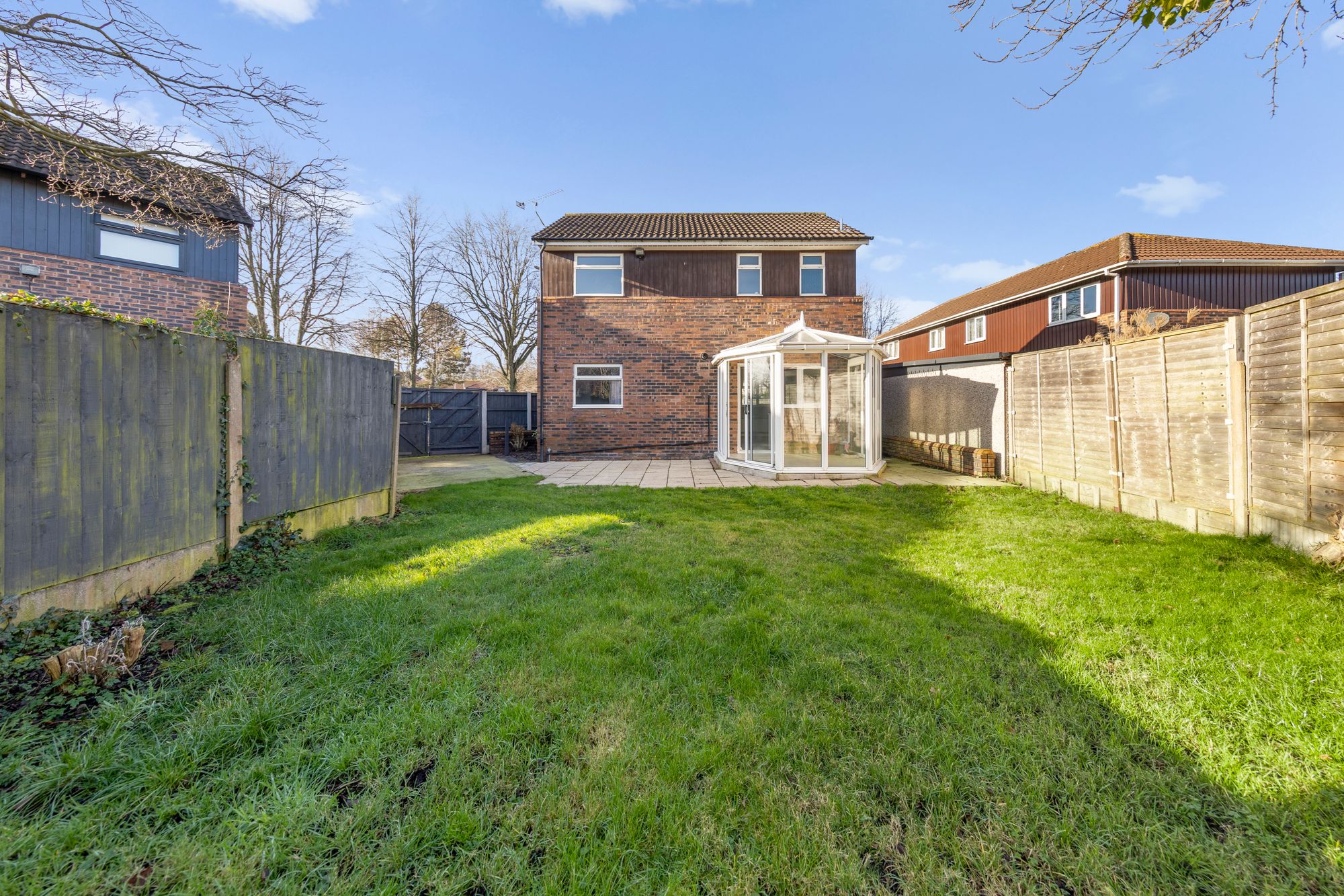 Granston Close, Callands, WA5