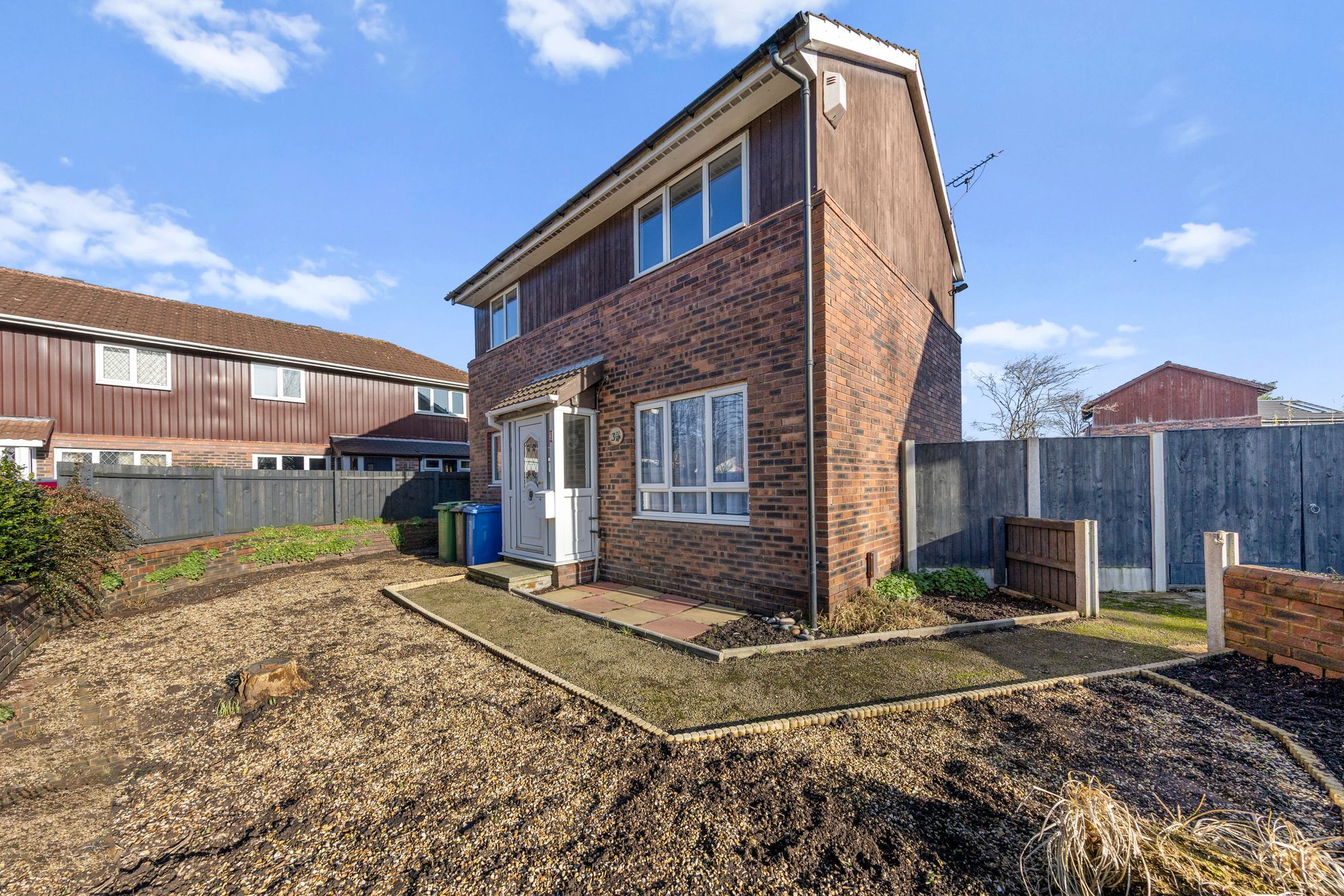 Granston Close, Callands, WA5