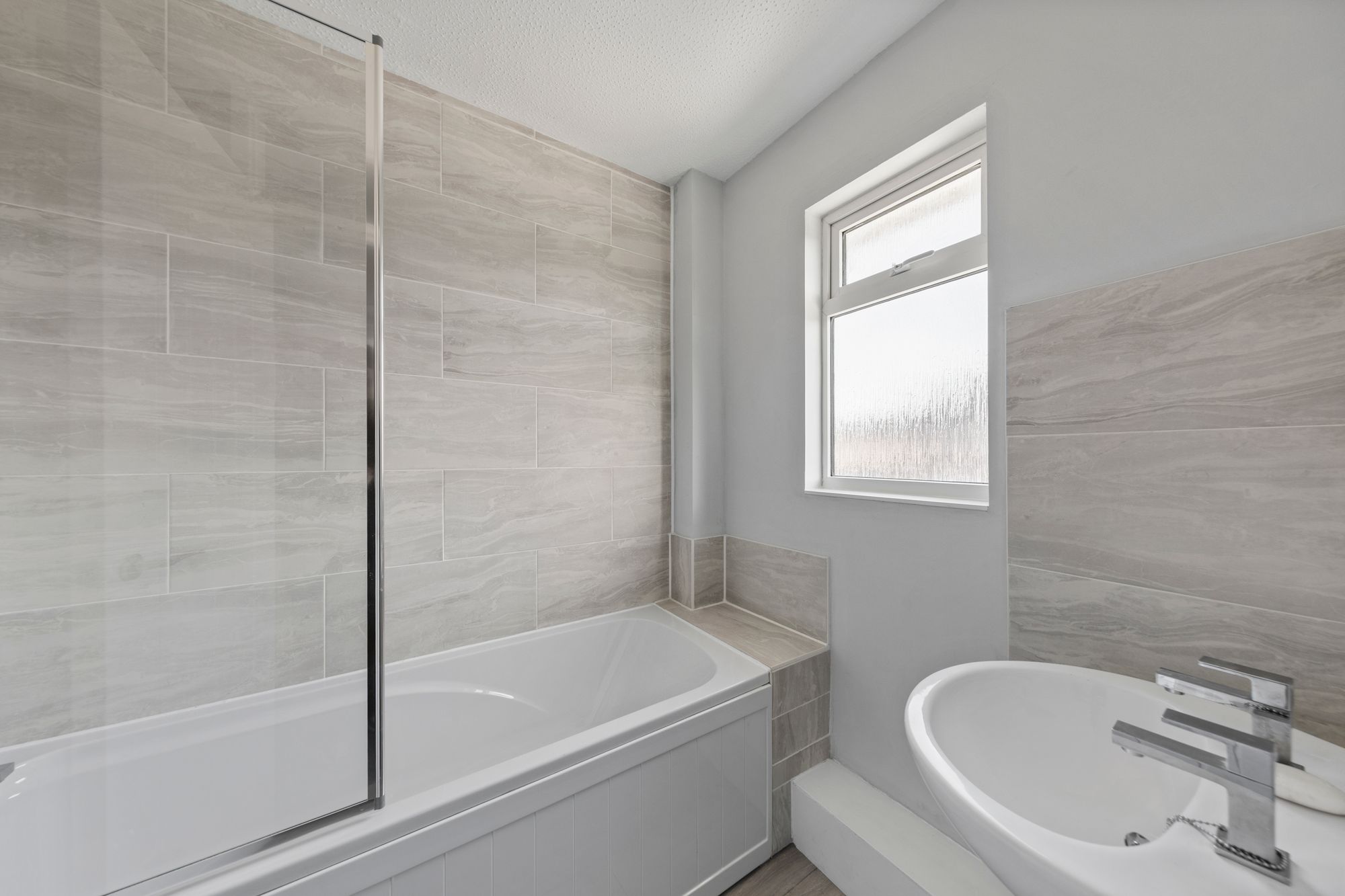 Granston Close, Callands, WA5