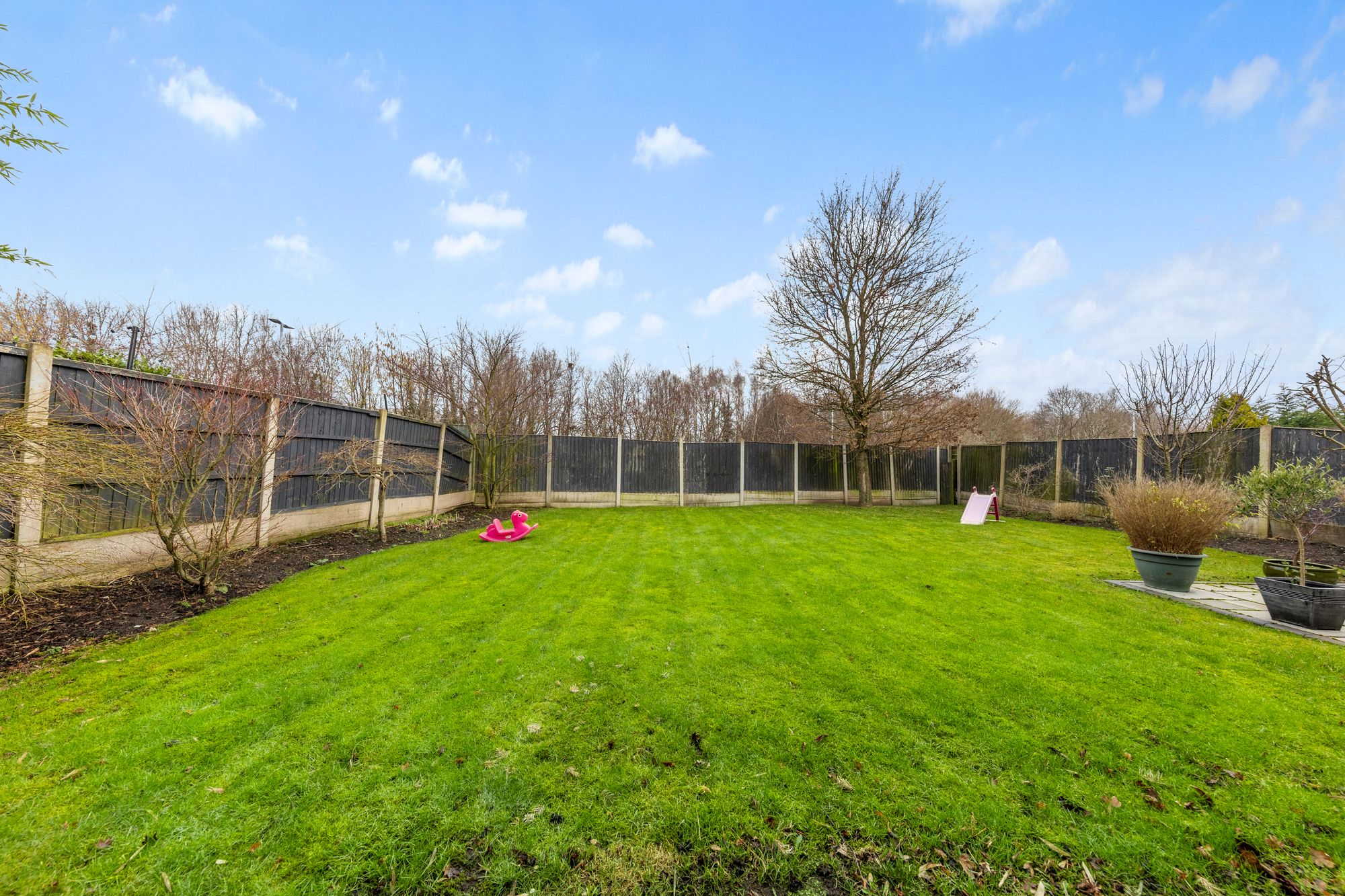 Newlyn Gardens, Warrington