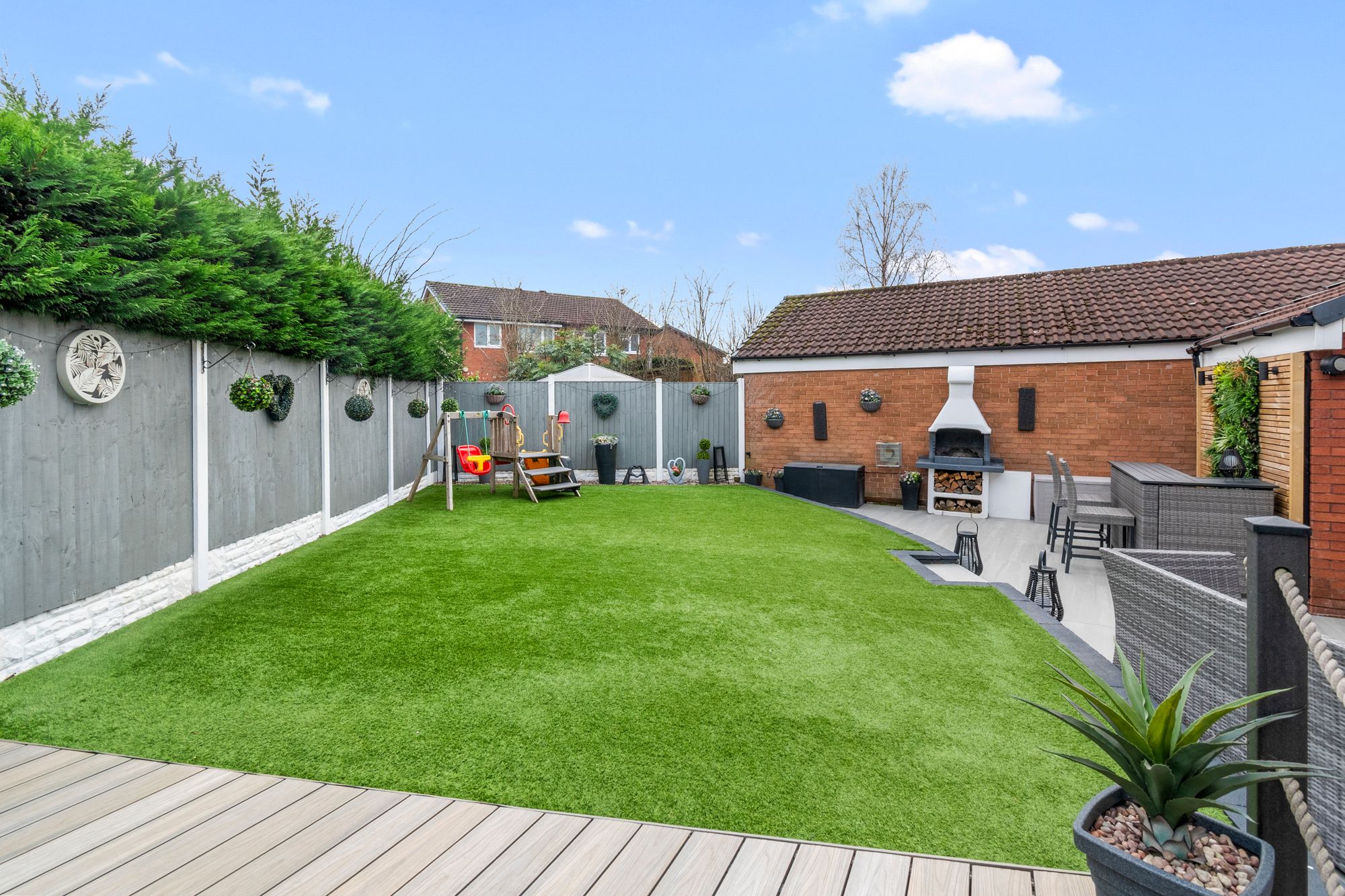 Gairloch Close, Fearnhead, WA2