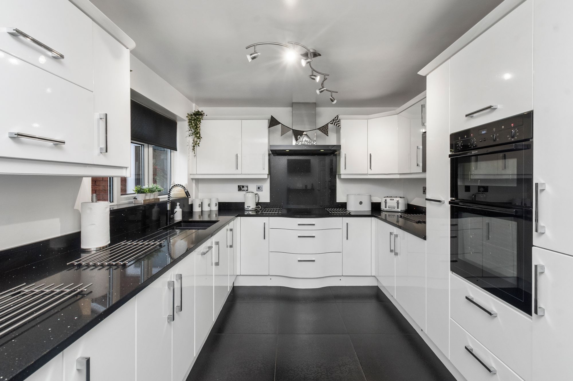 Gairloch Close, Fearnhead, WA2