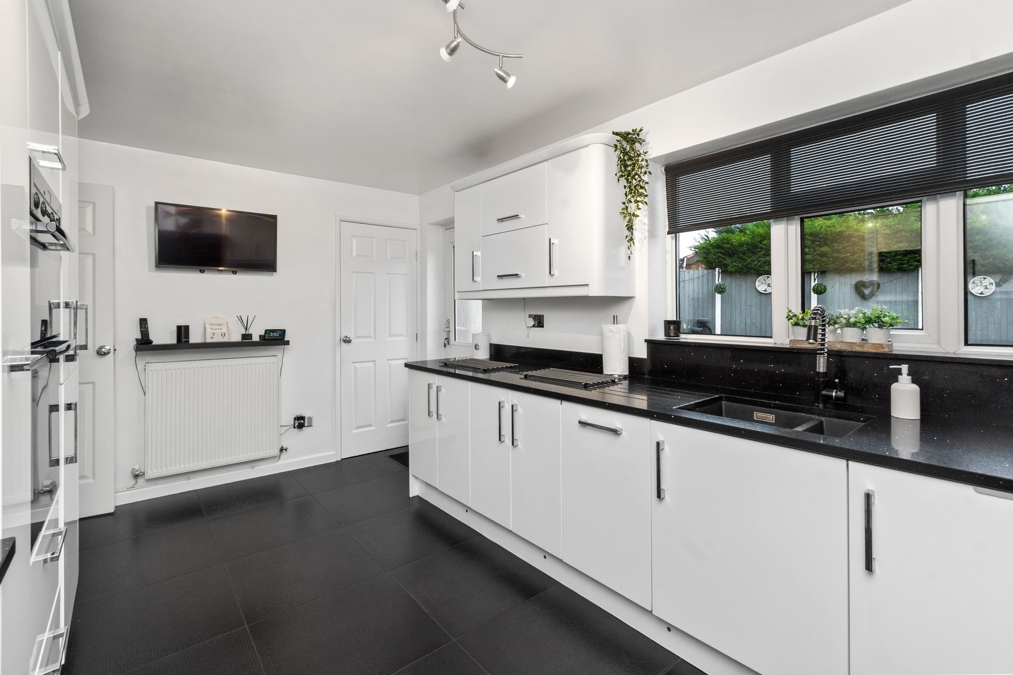 Gairloch Close, Fearnhead, WA2