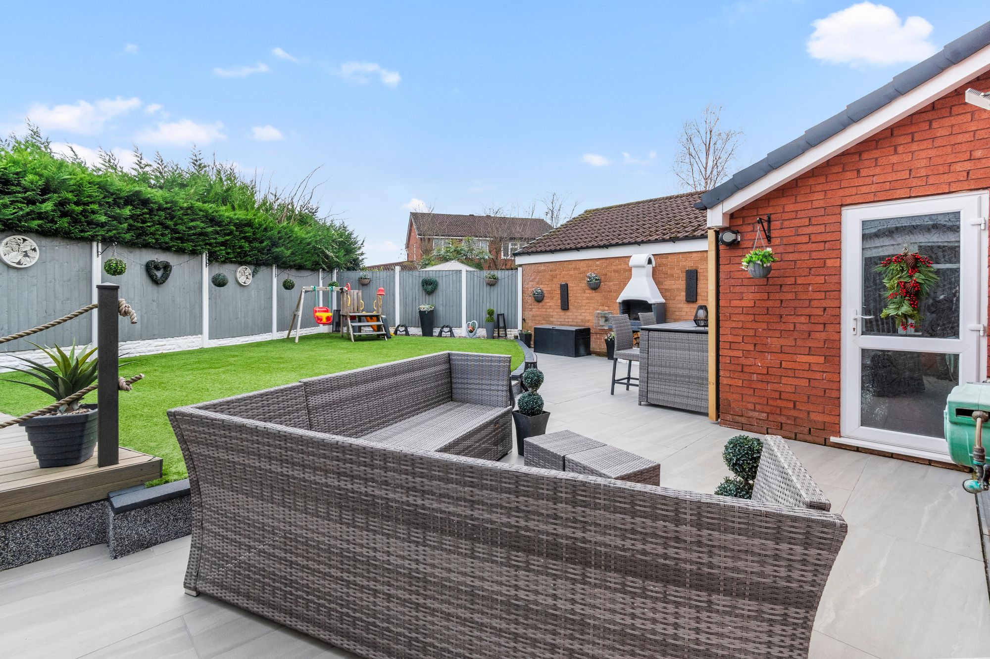 Gairloch Close, Fearnhead, WA2