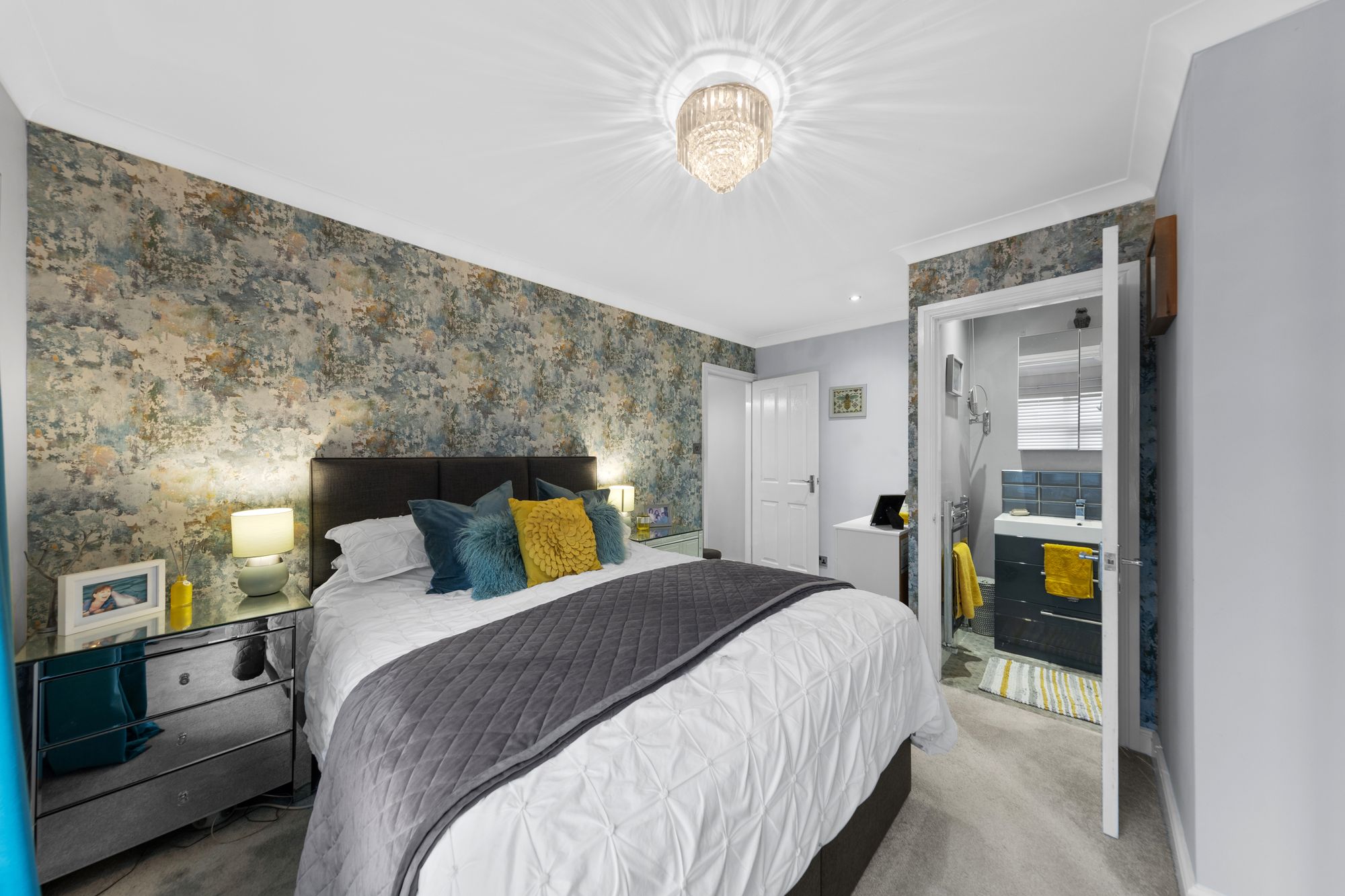 Worsley Road, Walton, WA4