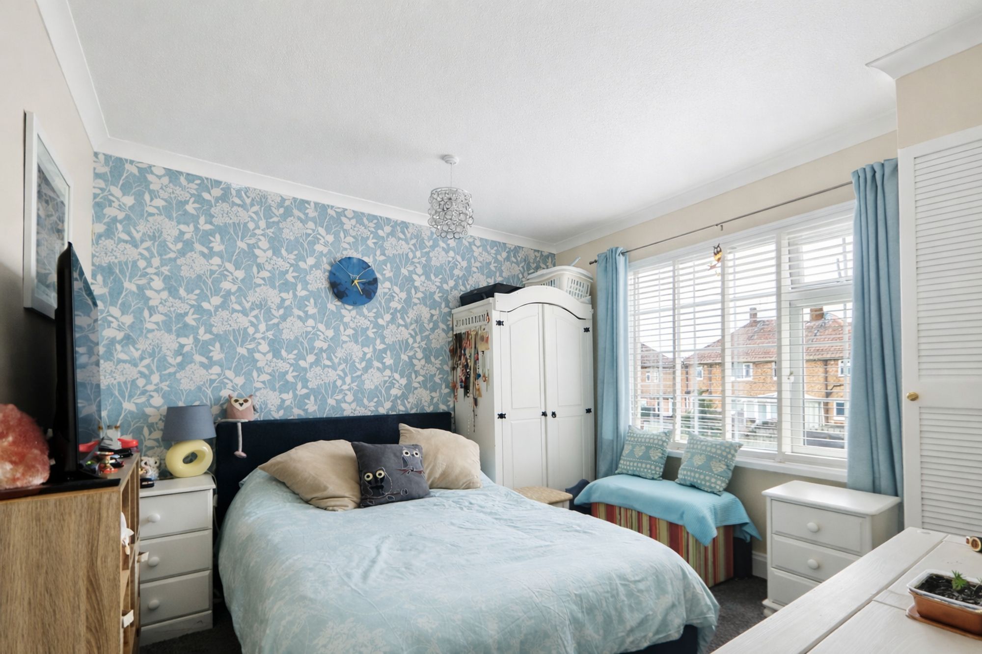 b10ee60b-127a-4880-bd26-3db513b47408