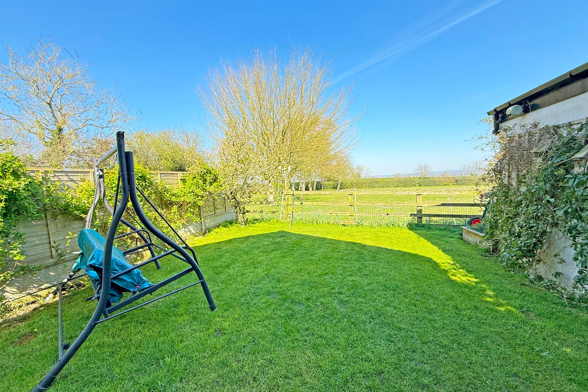 Sunnyside Gardens, Burton Leonard, HG3