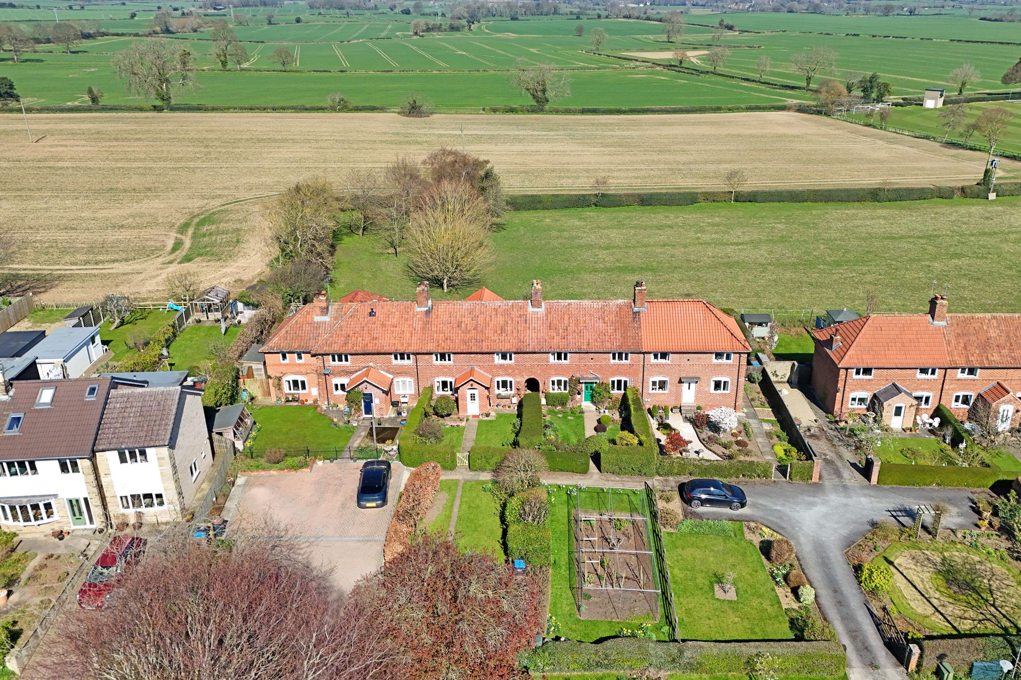 Sunnyside Gardens, Burton Leonard, HG3