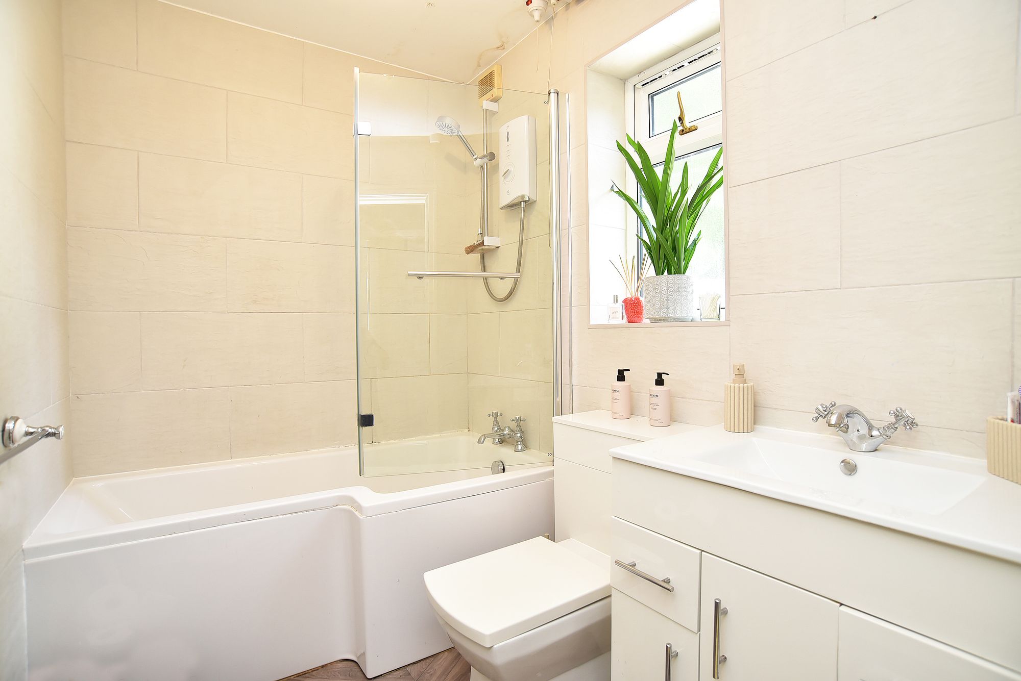 Farnham, Woodlands, HG5