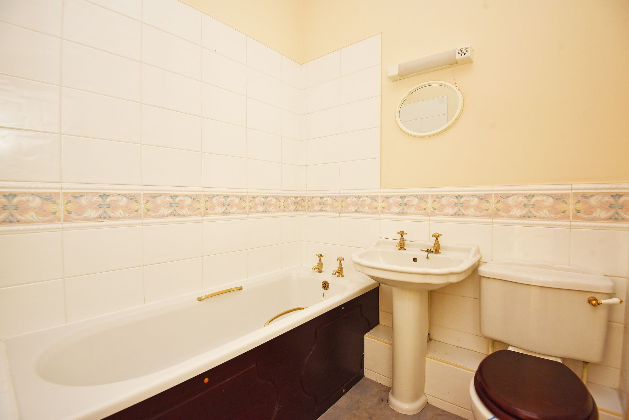 Leeds Road, Harrogate, HG2