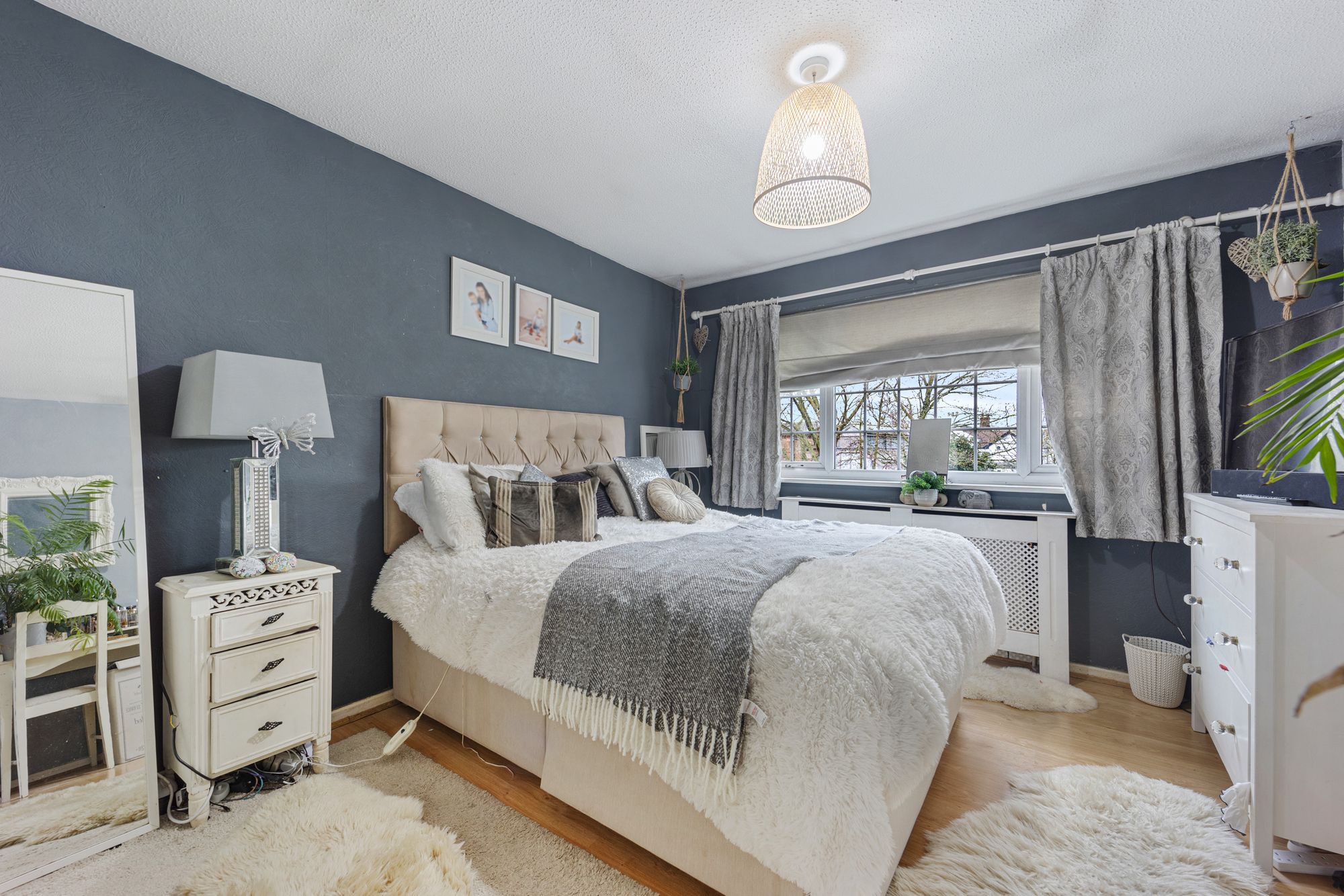 The Parchments, Newton-Le-Willows