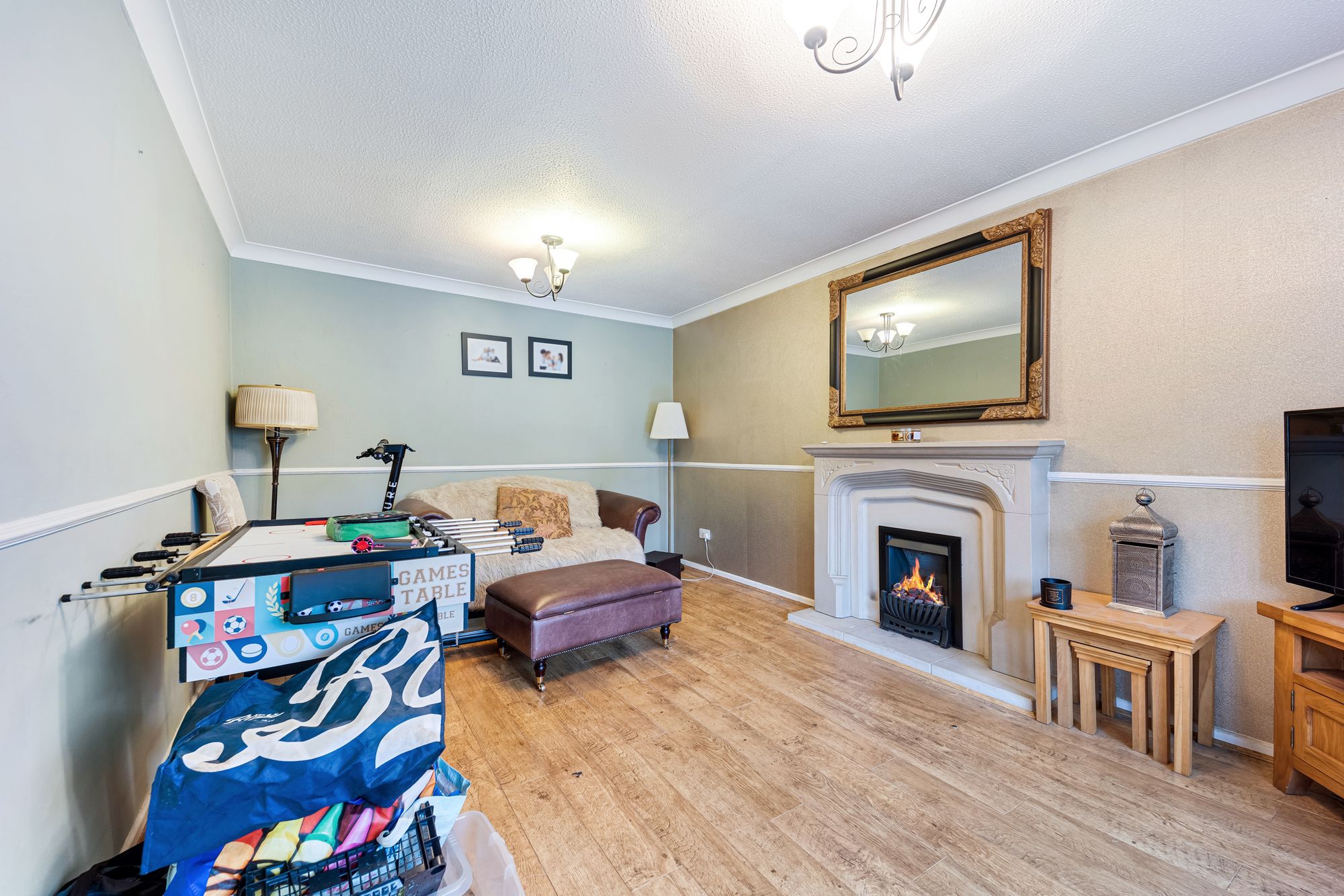 The Parchments, Newton-Le-Willows