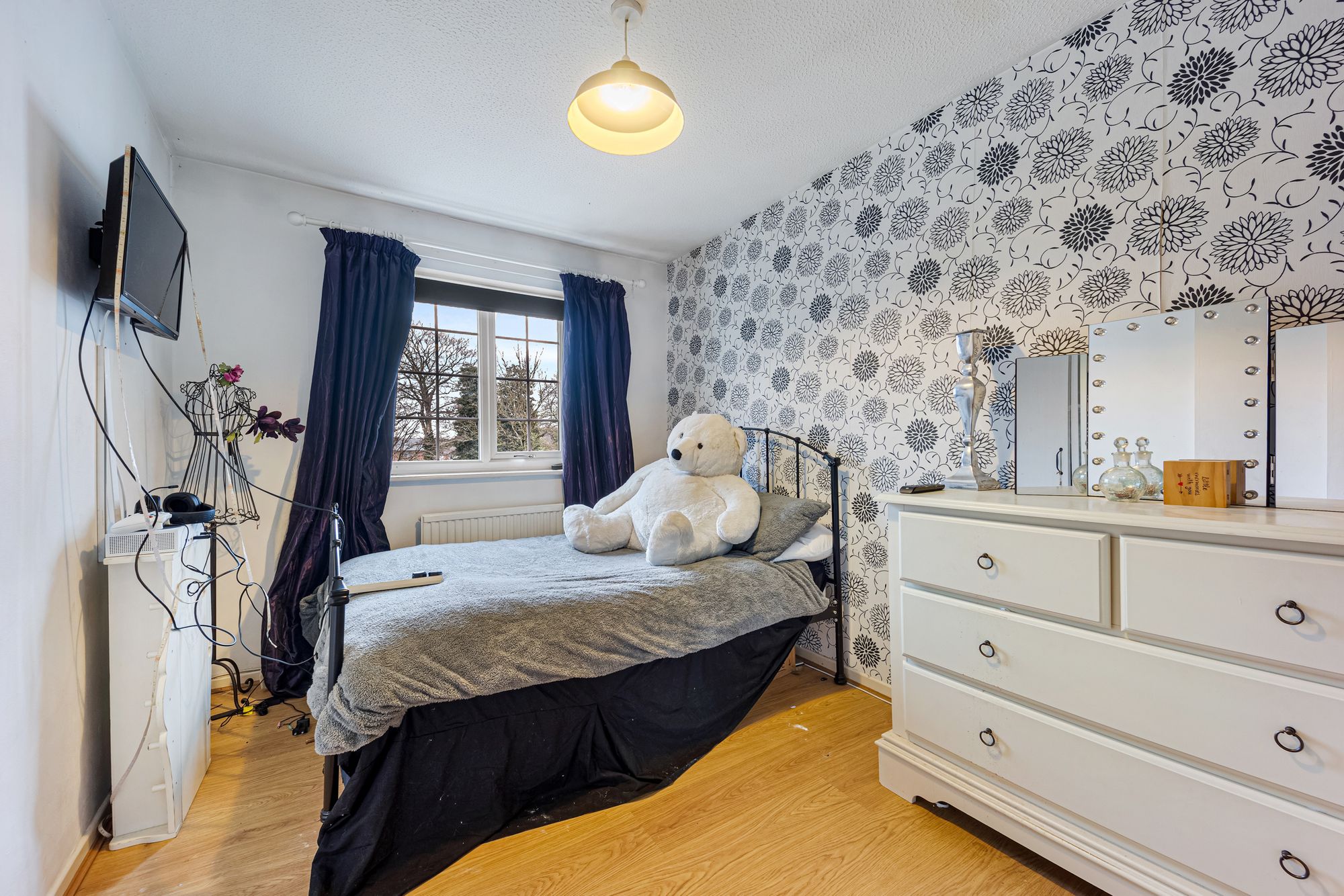 The Parchments, Newton-Le-Willows