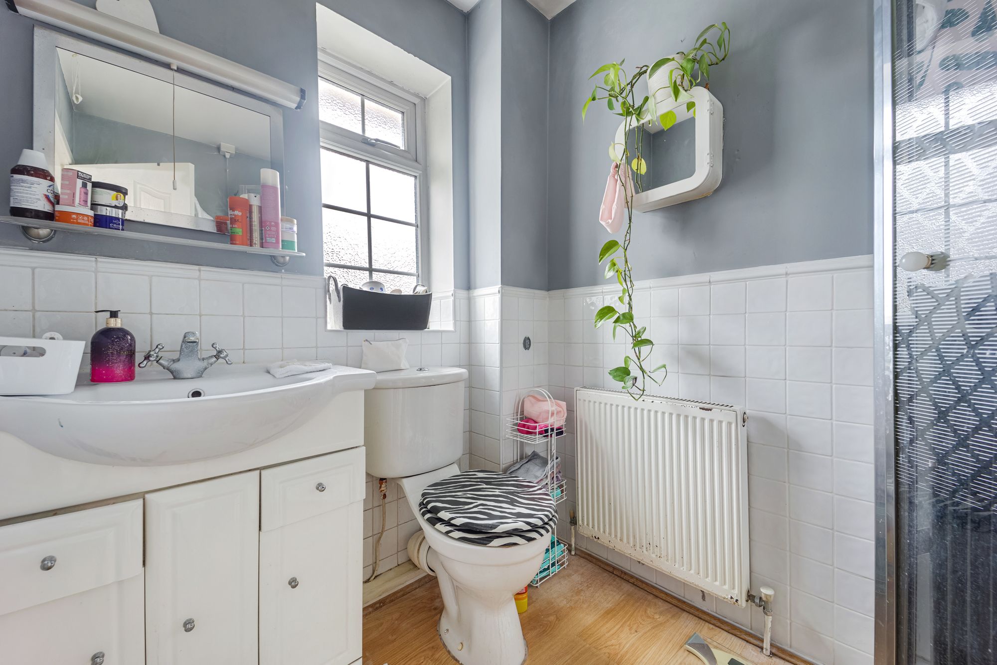 The Parchments, Newton-Le-Willows