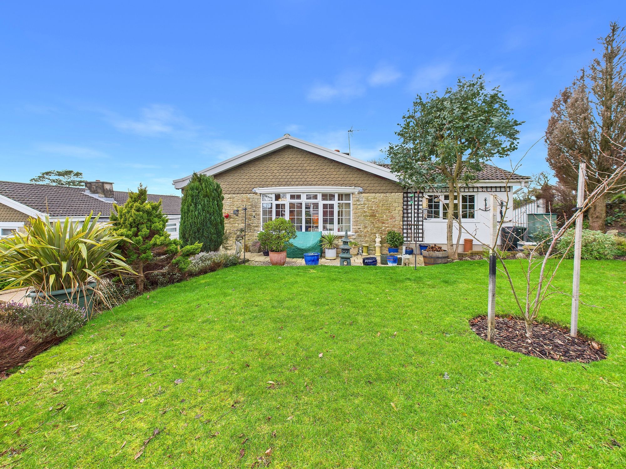 Cotswold Gardens, Kilgetty, SA68