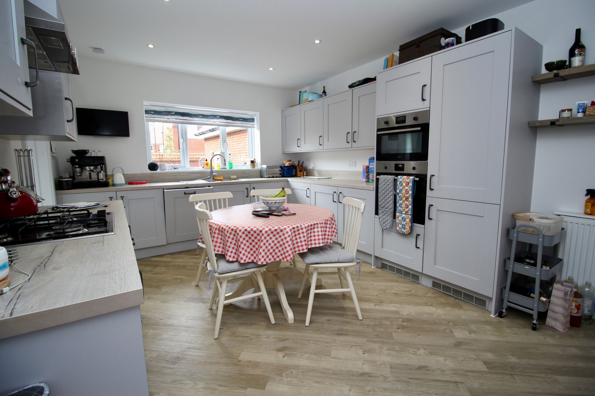 28 Chaffinch Gardens, Botley