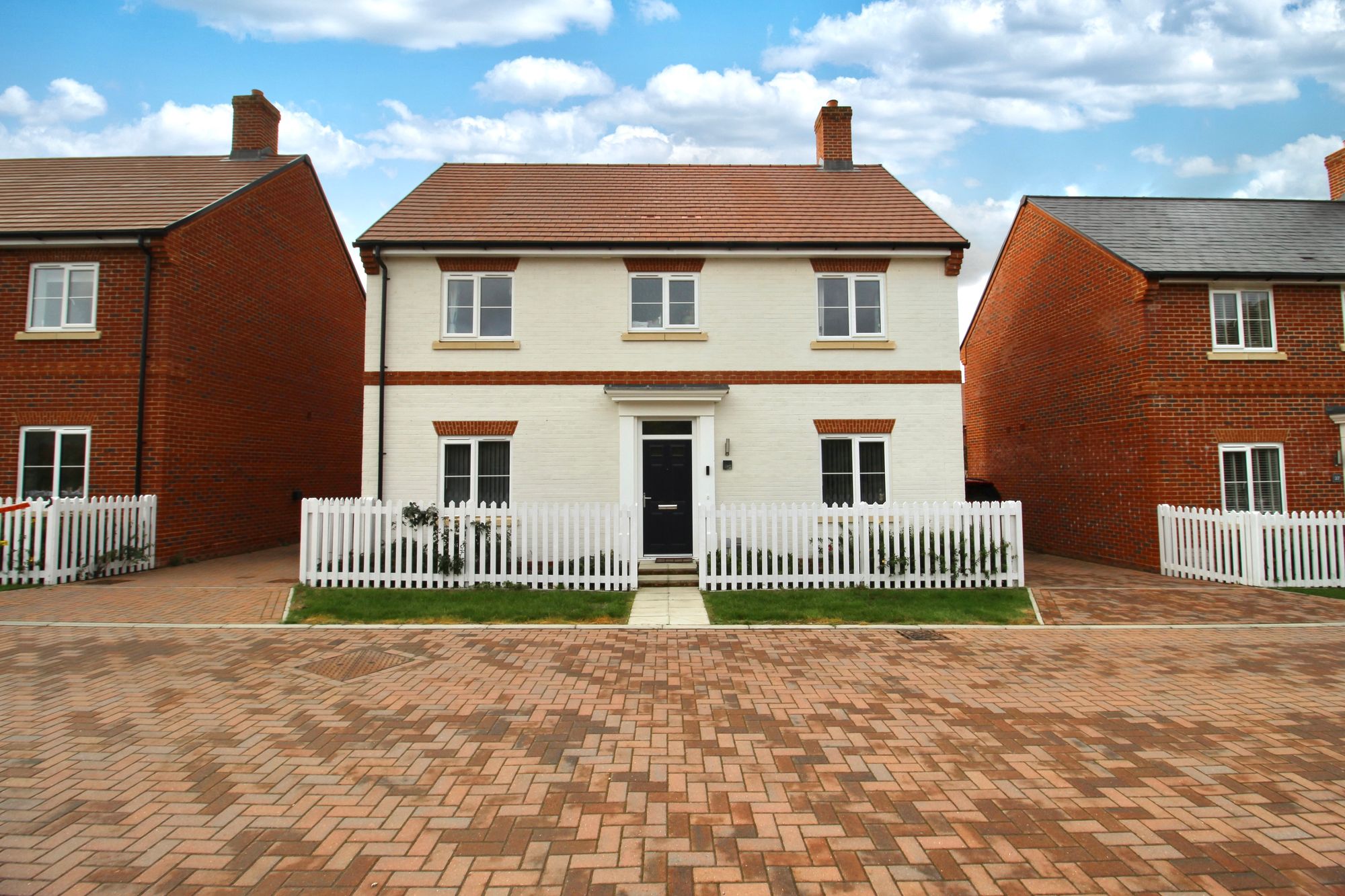 28 Chaffinch Gardens, Botley