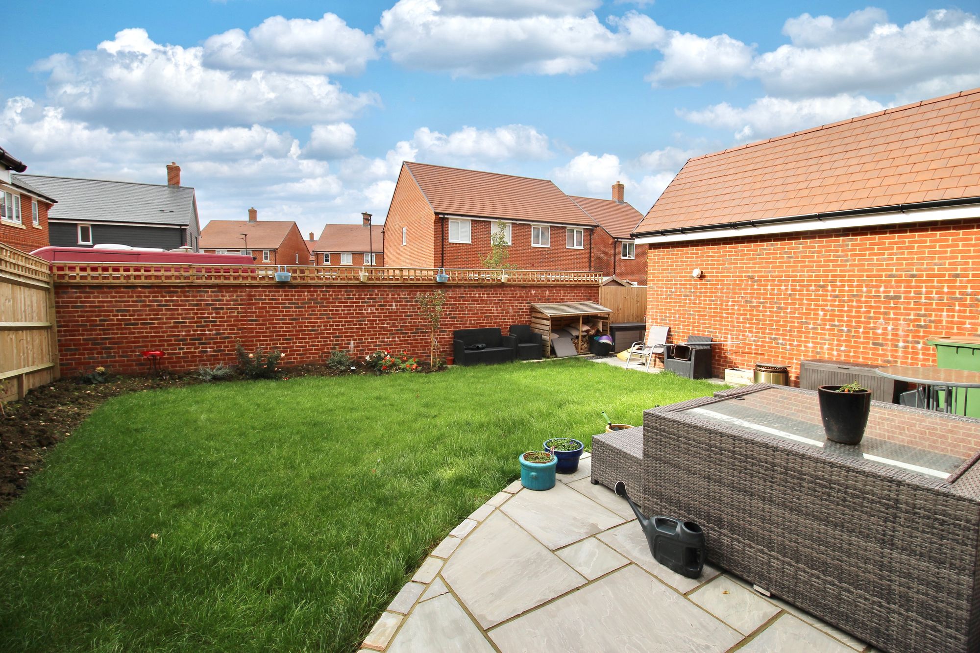 28 Chaffinch Gardens, Botley