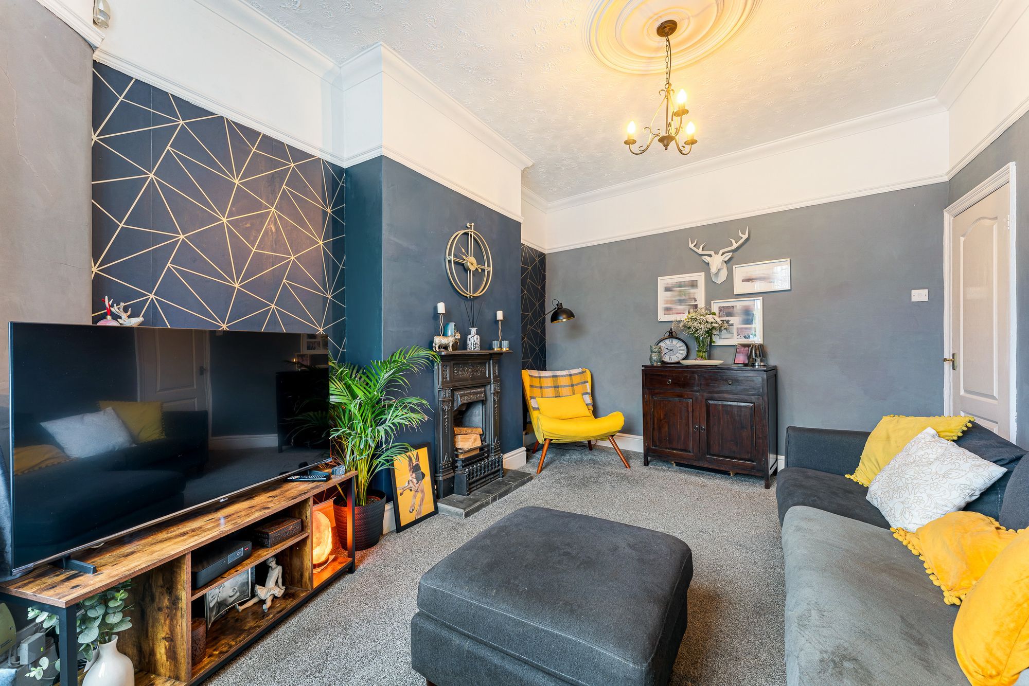 St. Helens Road, Leigh, WN7