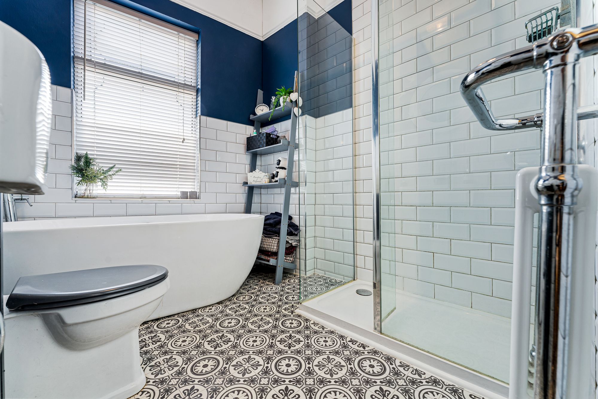 St. Helens Road, Leigh, WN7